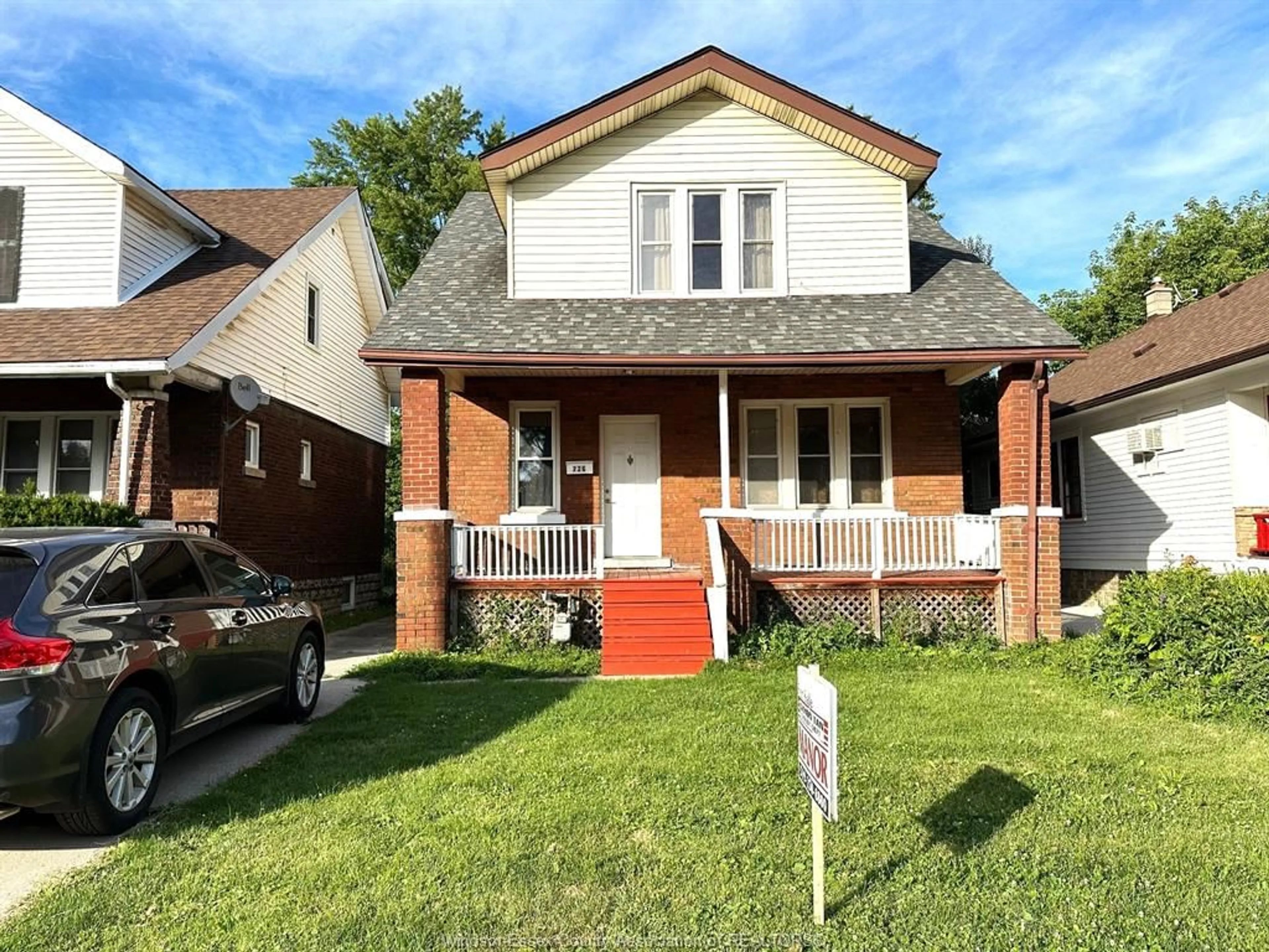 Frontside or backside of a home, the street view for 726 PARTINGTON, Windsor Ontario N9B 2N7