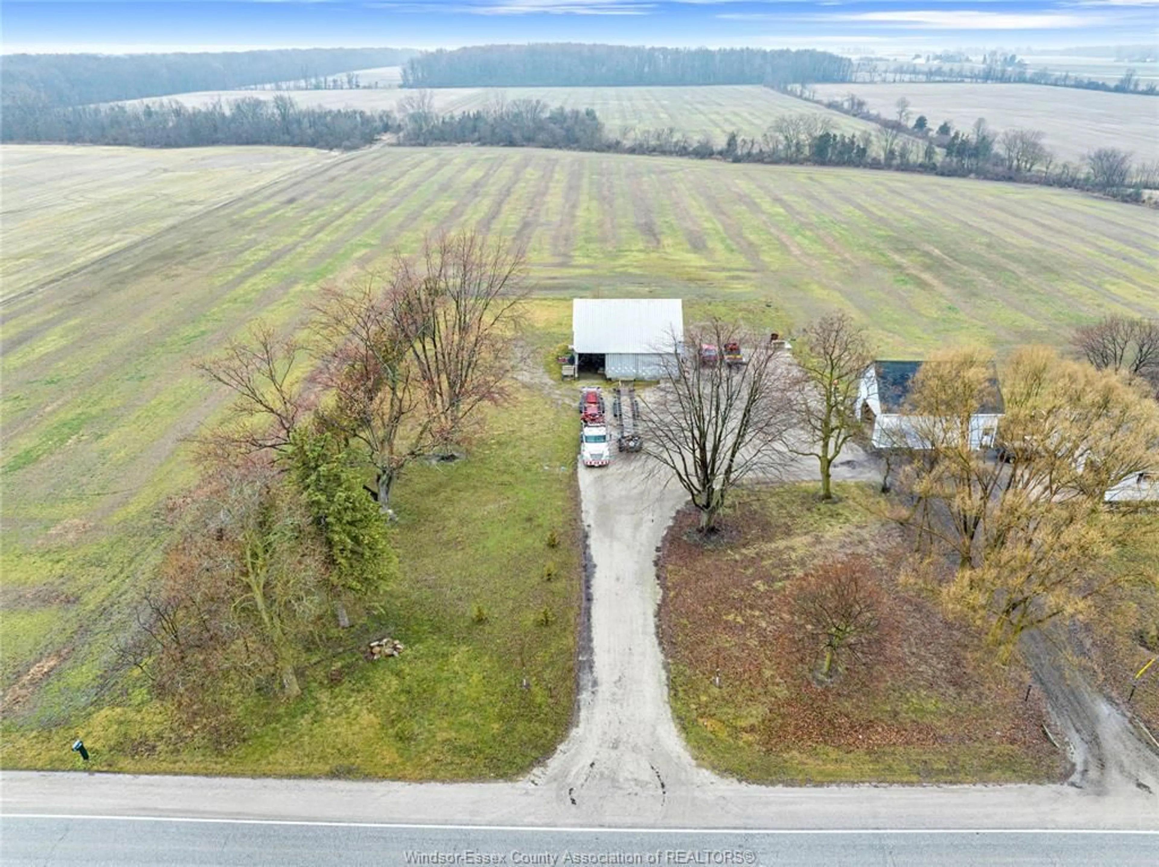 Shed for 2917 COUNTY RD 20, Essex Ontario N0R 1G0