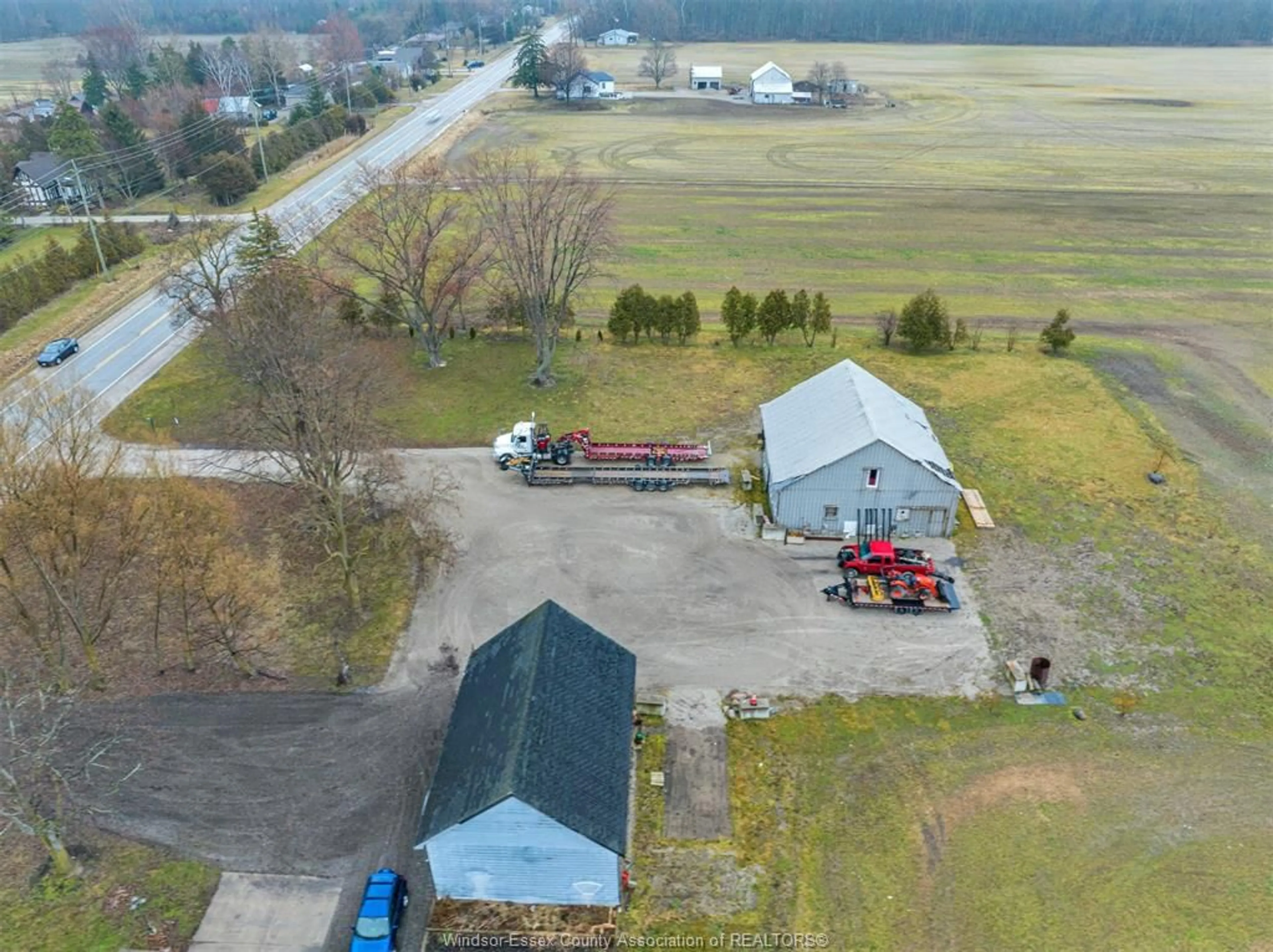 Shed for 2917 COUNTY RD 20, Essex Ontario N0R 1G0