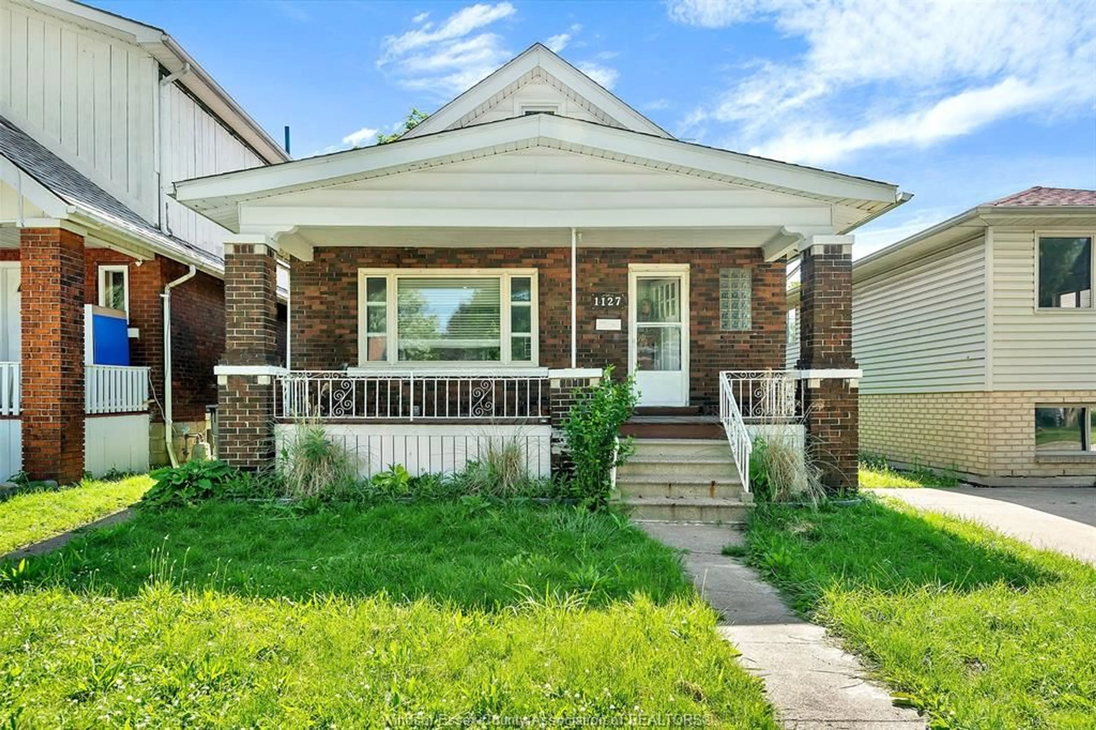 Frontside or backside of a home, cottage for 1127 JOSEPHINE Ave, Windsor Ontario N9B 2L6