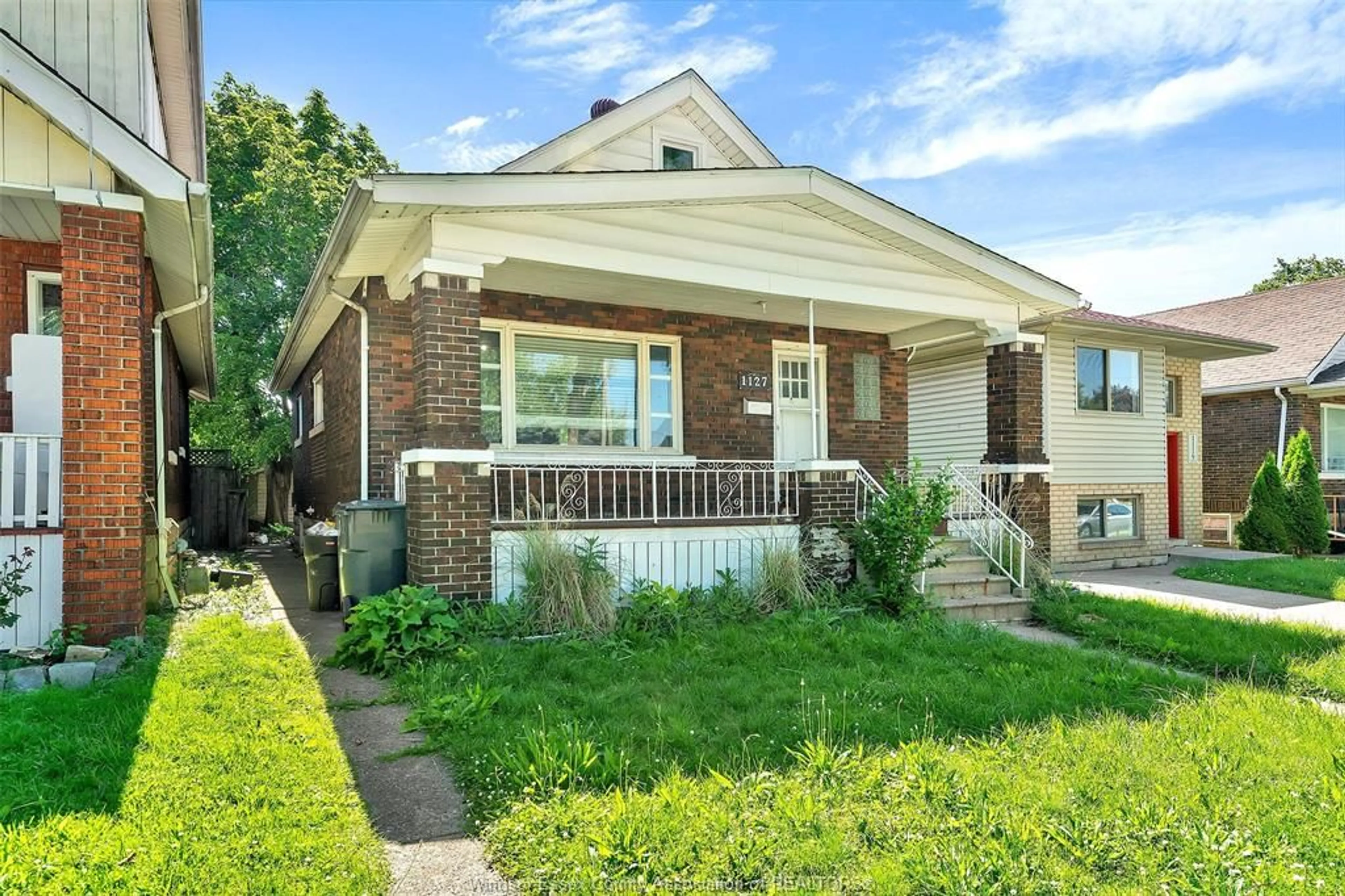 Frontside or backside of a home, cottage for 1127 JOSEPHINE Ave, Windsor Ontario N9B 2L6