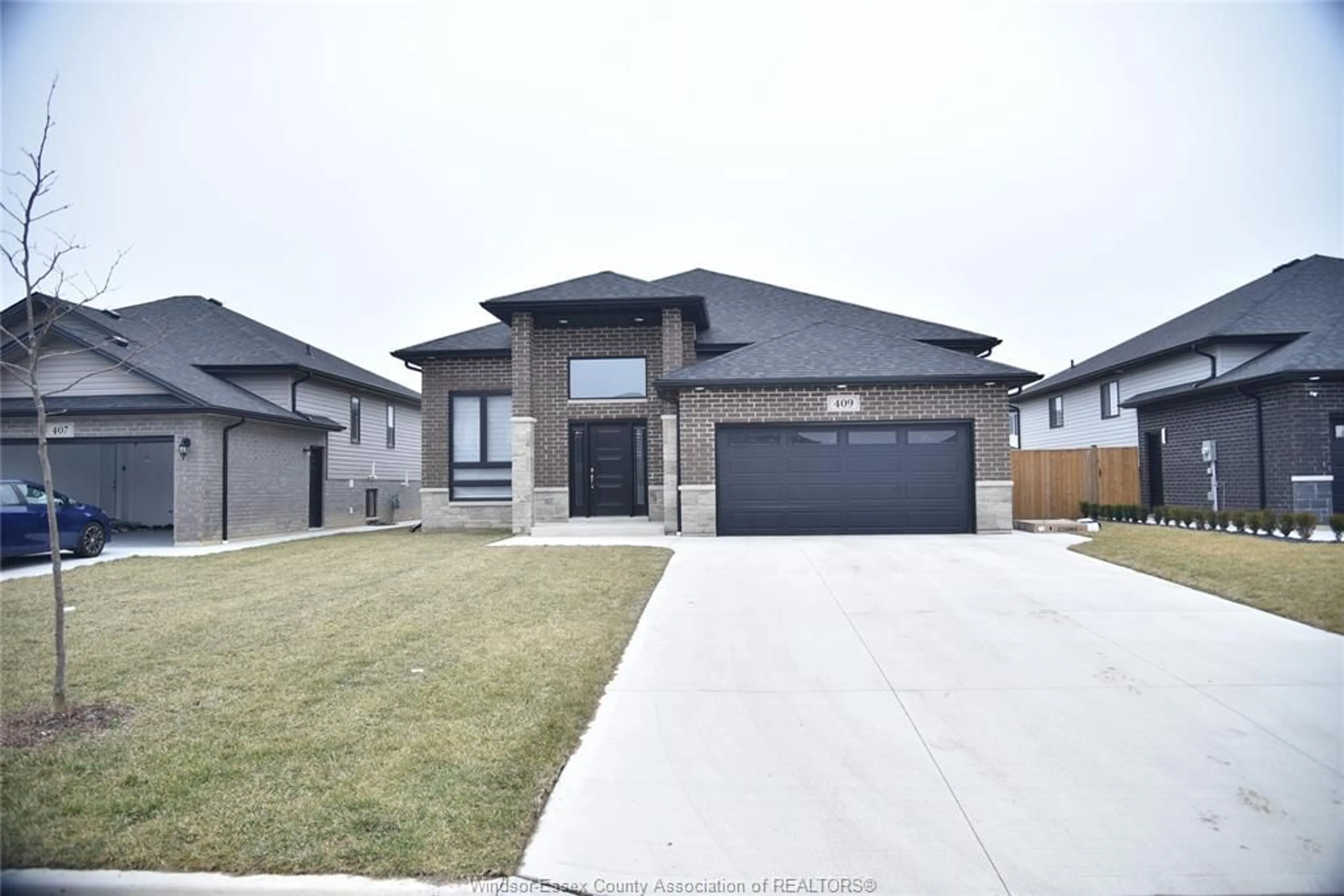 Frontside or backside of a home, the street view for 409 THOMPSON Ave, Amherstburg Ontario N9B 0G8