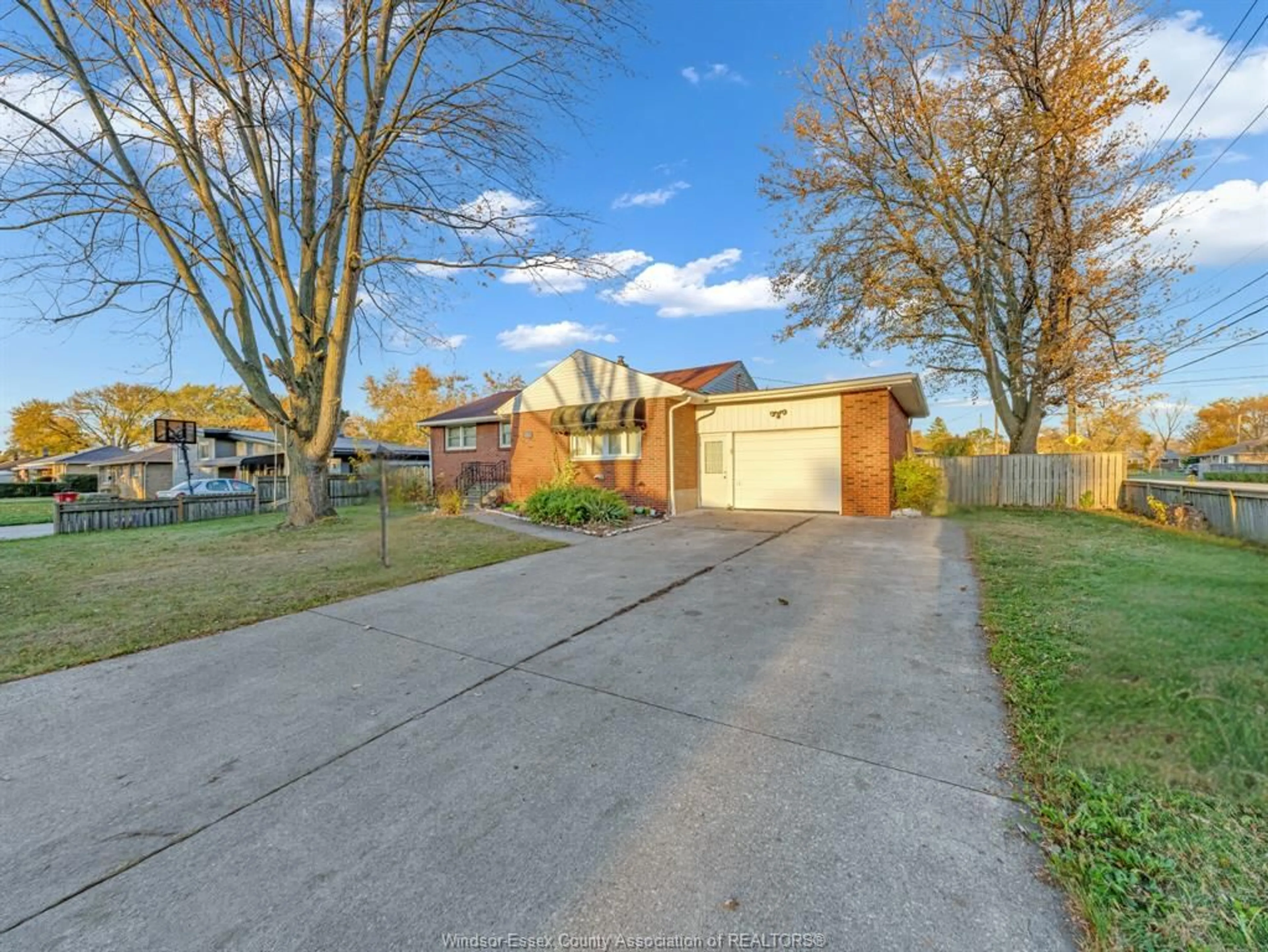 Frontside or backside of a home, the street view for 1694 EVERTS Ave, Windsor Ontario N9B 3E5