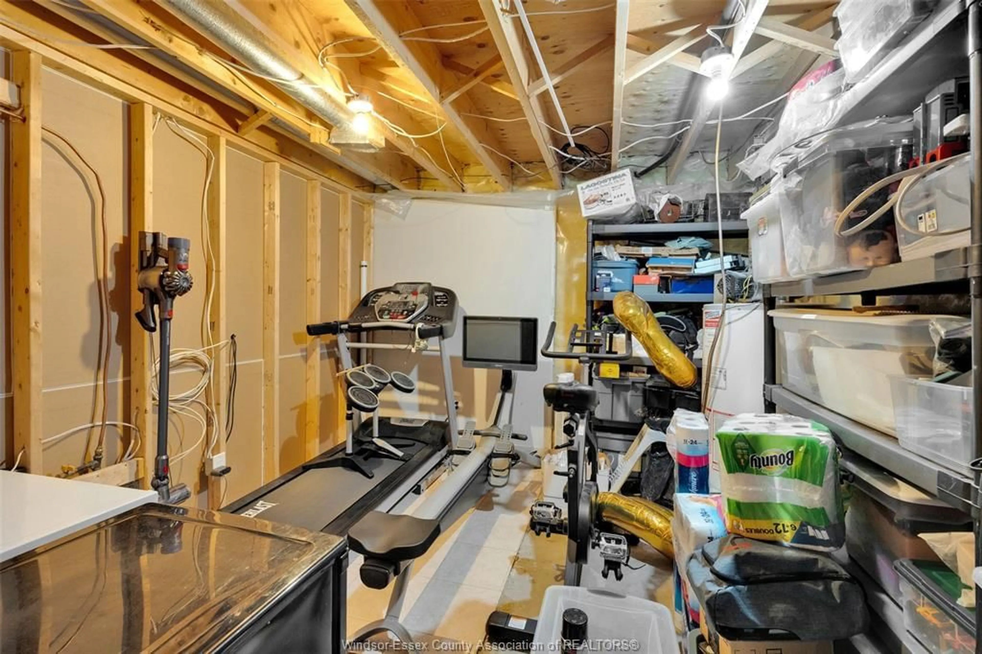 Indoor garage, wood floors for 2442 ST. CLAIR, Windsor Ontario N9E 4T6