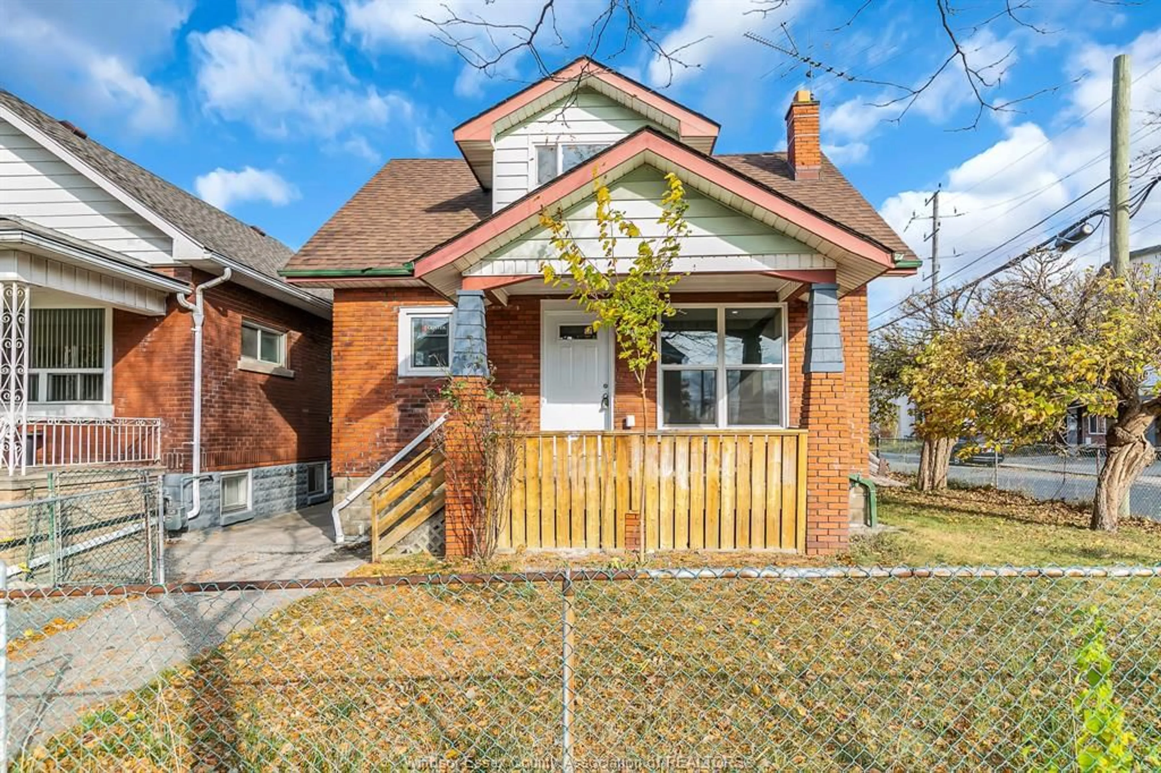 Frontside or backside of a home, cottage for 794 JANETTE Ave, Windsor Ontario N9A 4Z7