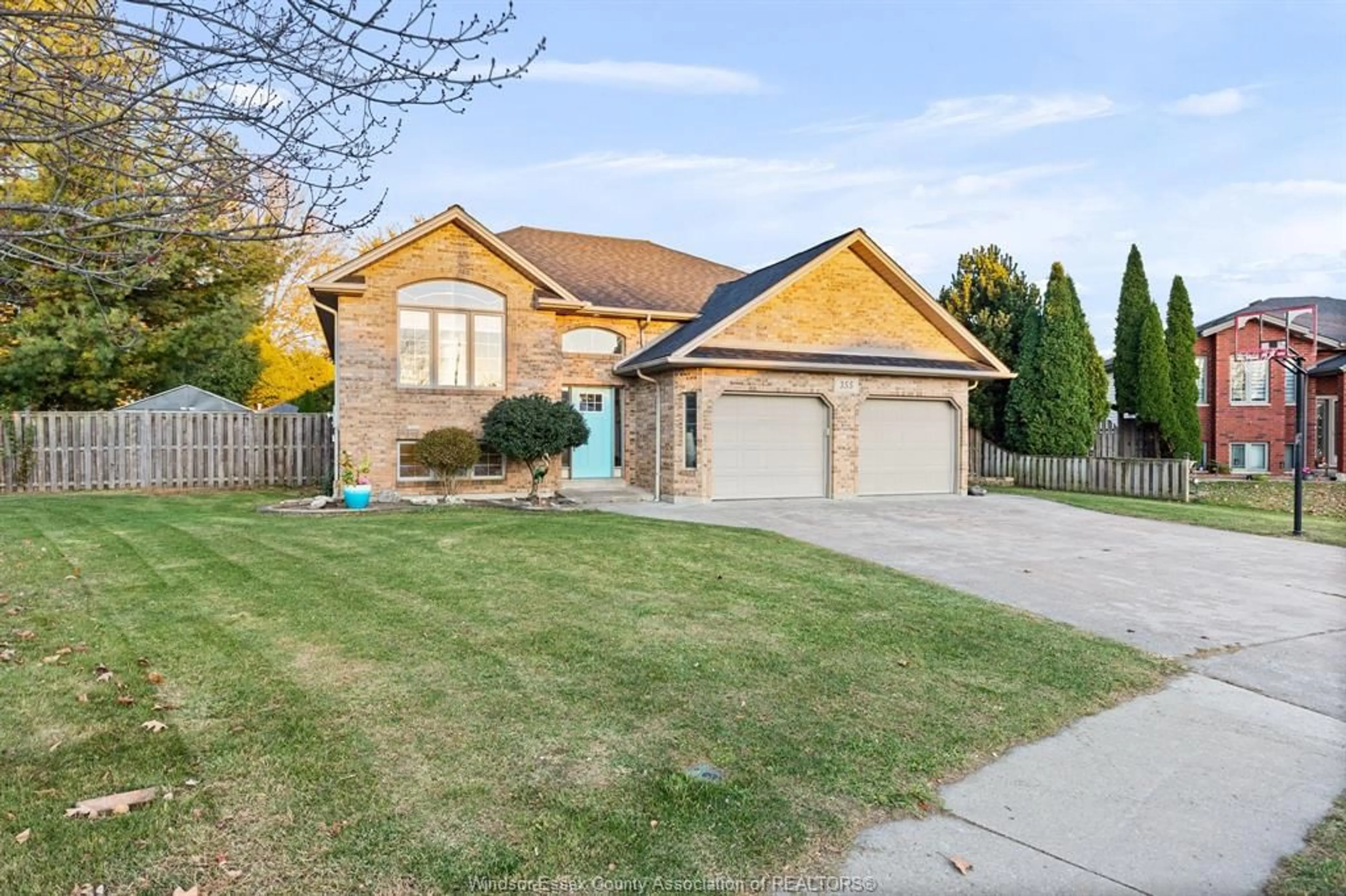 Frontside or backside of a home, the street view for 355 JOLLY Ave, LaSalle Ontario N9J 3T2