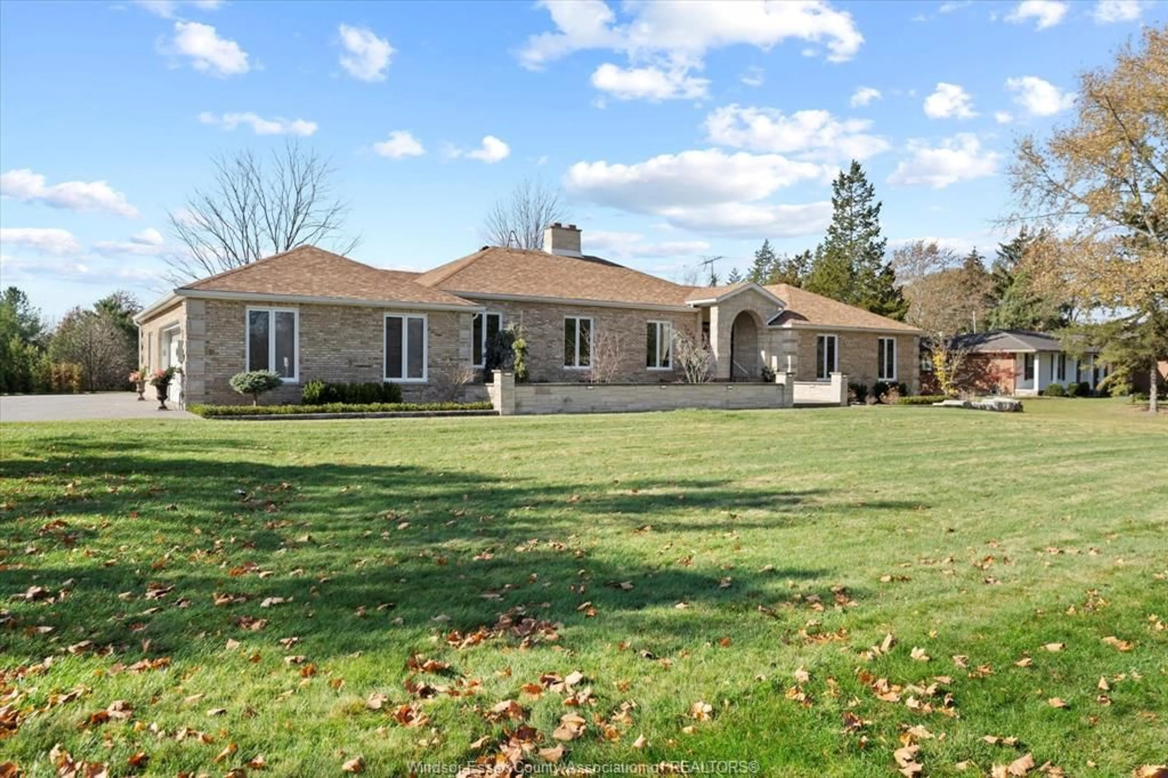 Frontside or backside of a home, cottage for 5735 HURON CHURCH LINE Rd, LaSalle Ontario N9H 0J3