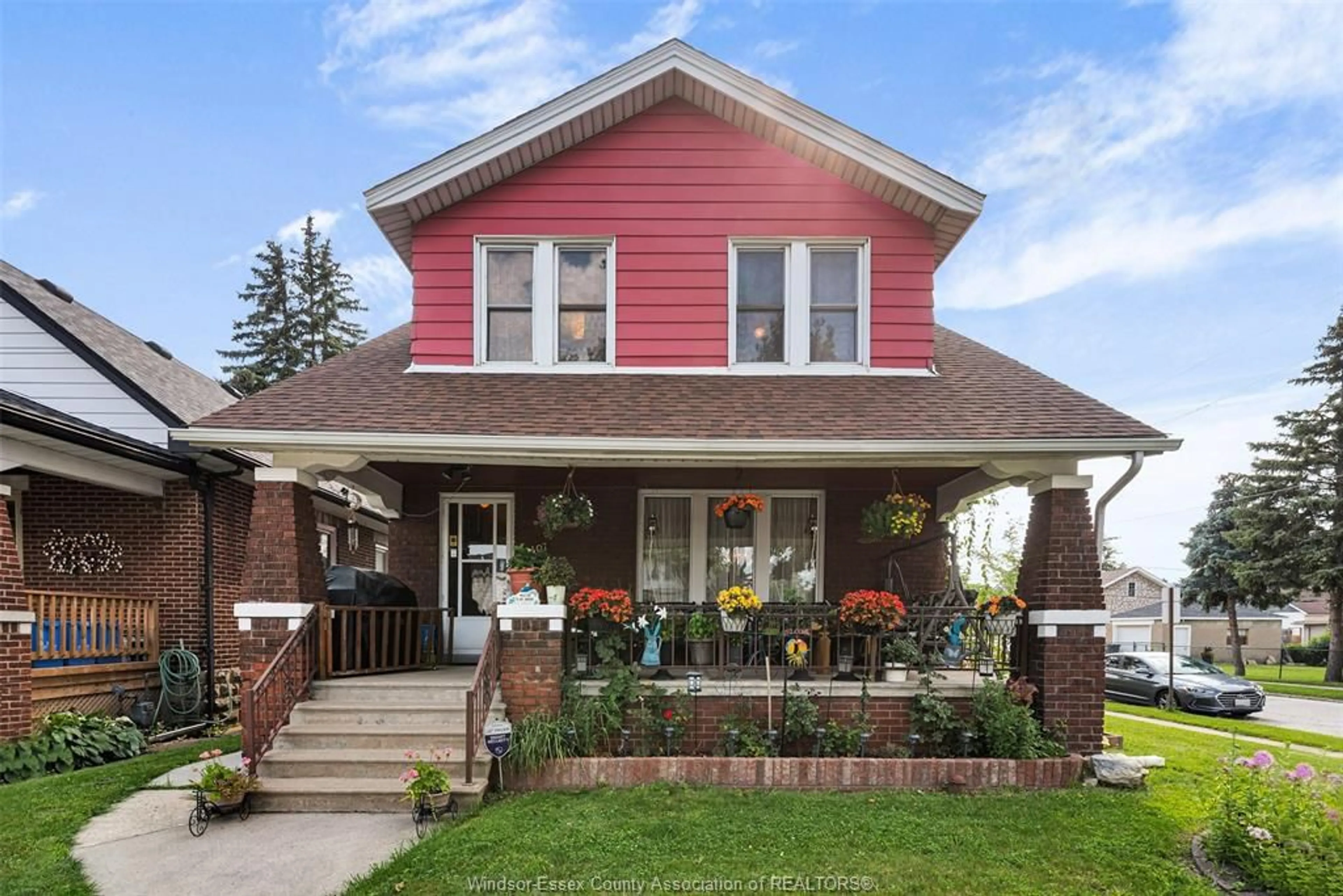 Frontside or backside of a home, cottage for 1407 HALL, Windsor Ontario N8X 4R5