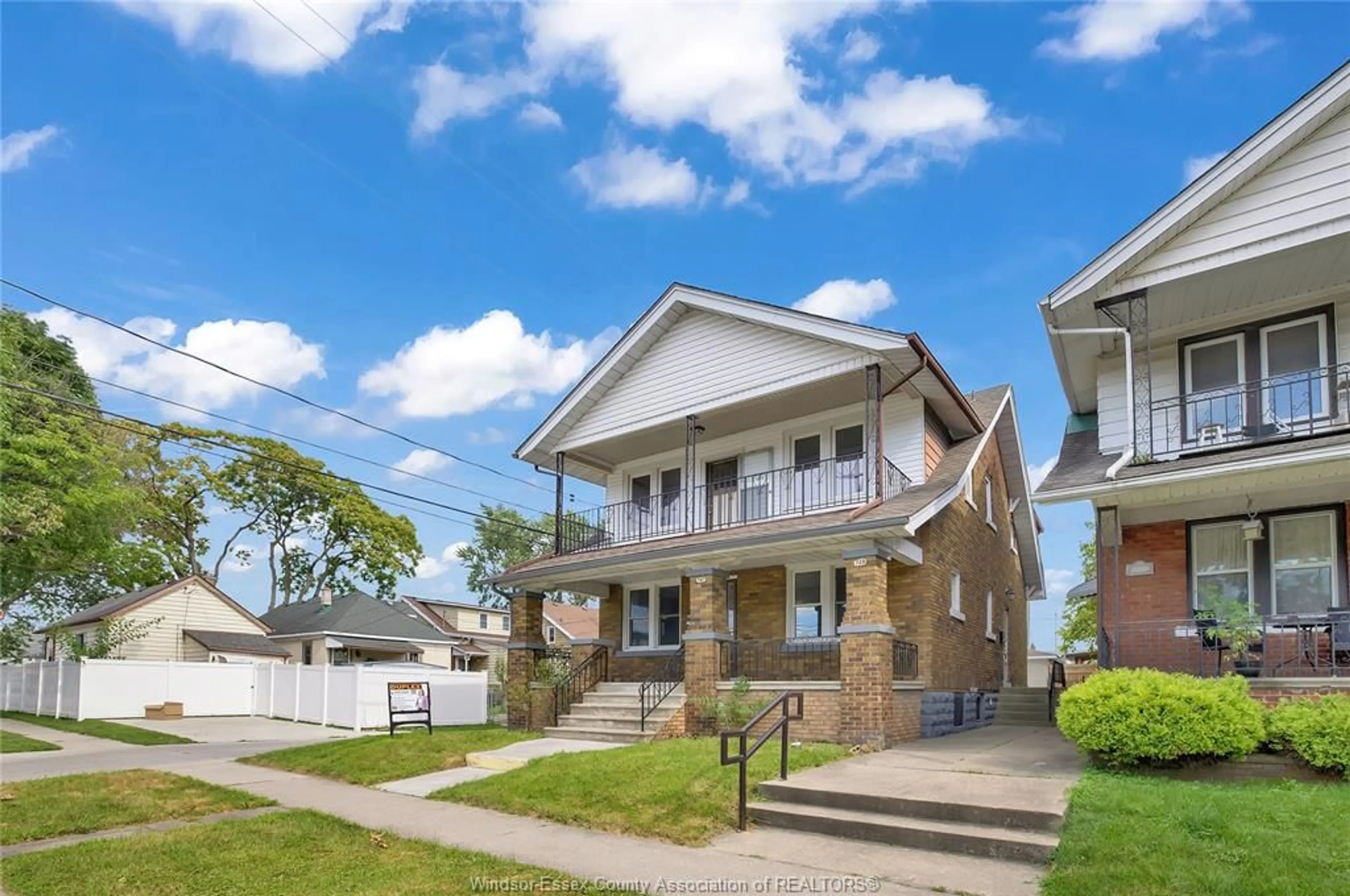 Frontside or backside of a home, the street view for 747-749 NIAGARA St, Windsor Ontario N9A 3T5