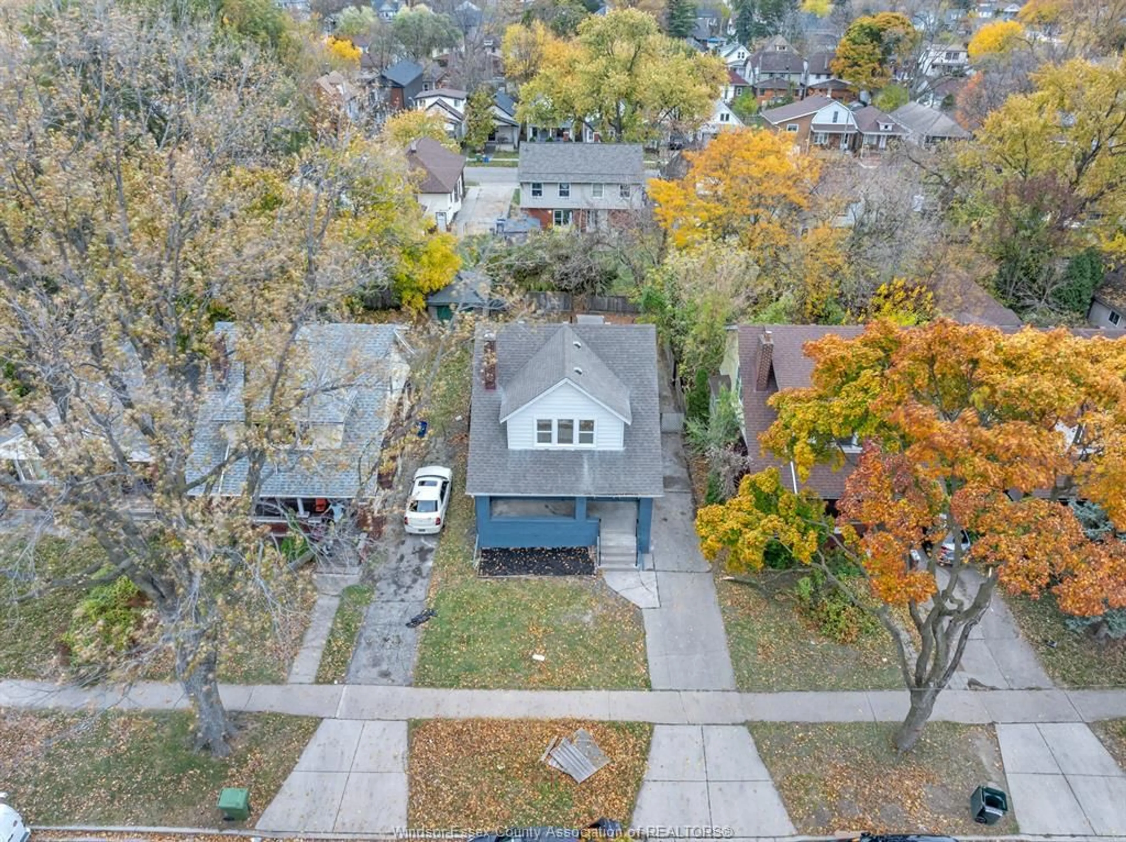 Frontside or backside of a home, the street view for 406 PARTINGTON, Windsor Ontario N9B 2W5