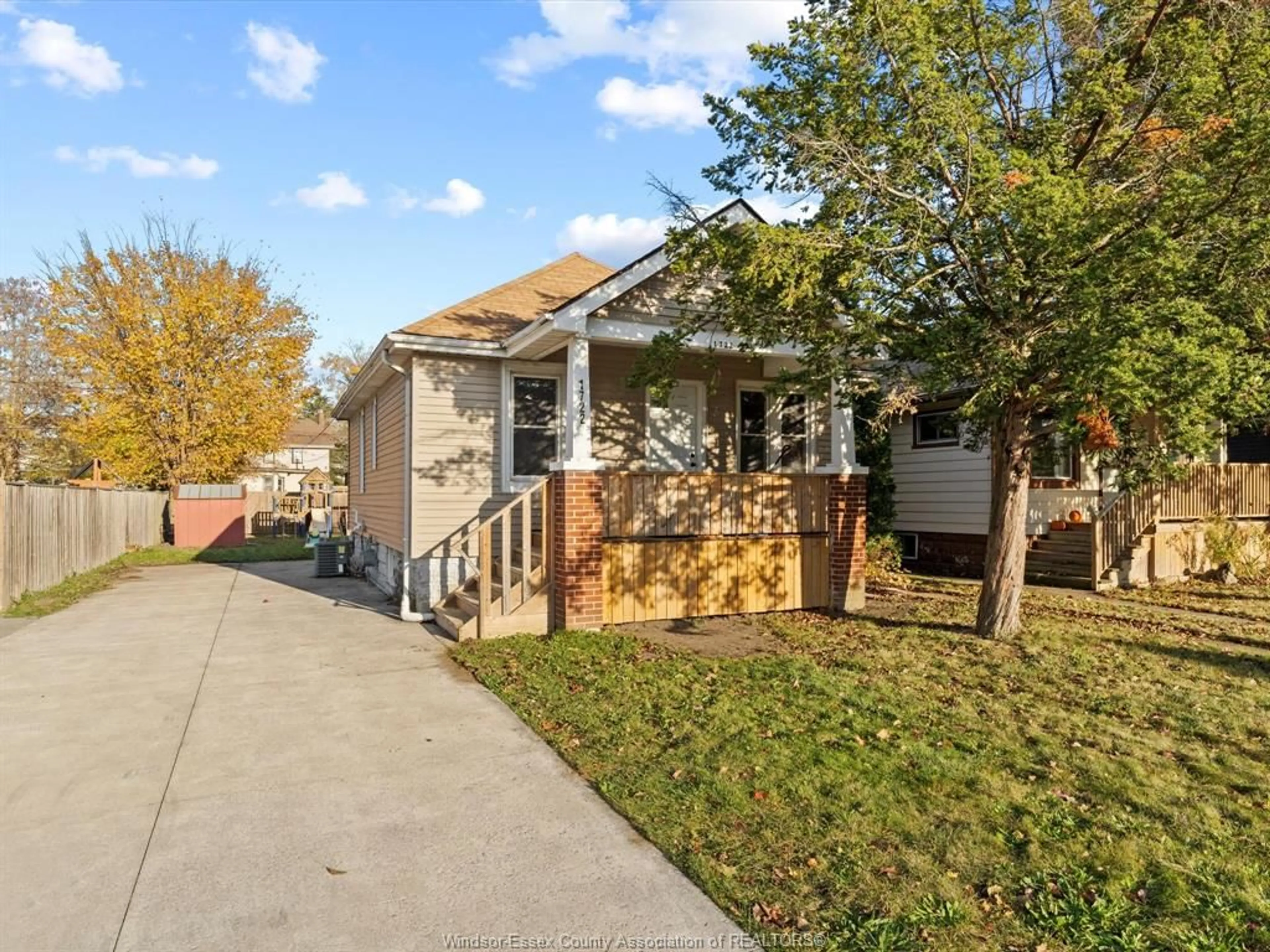 Frontside or backside of a home, cottage for 1722 ELSMERE AVE., Windsor Ontario N8X 4H4