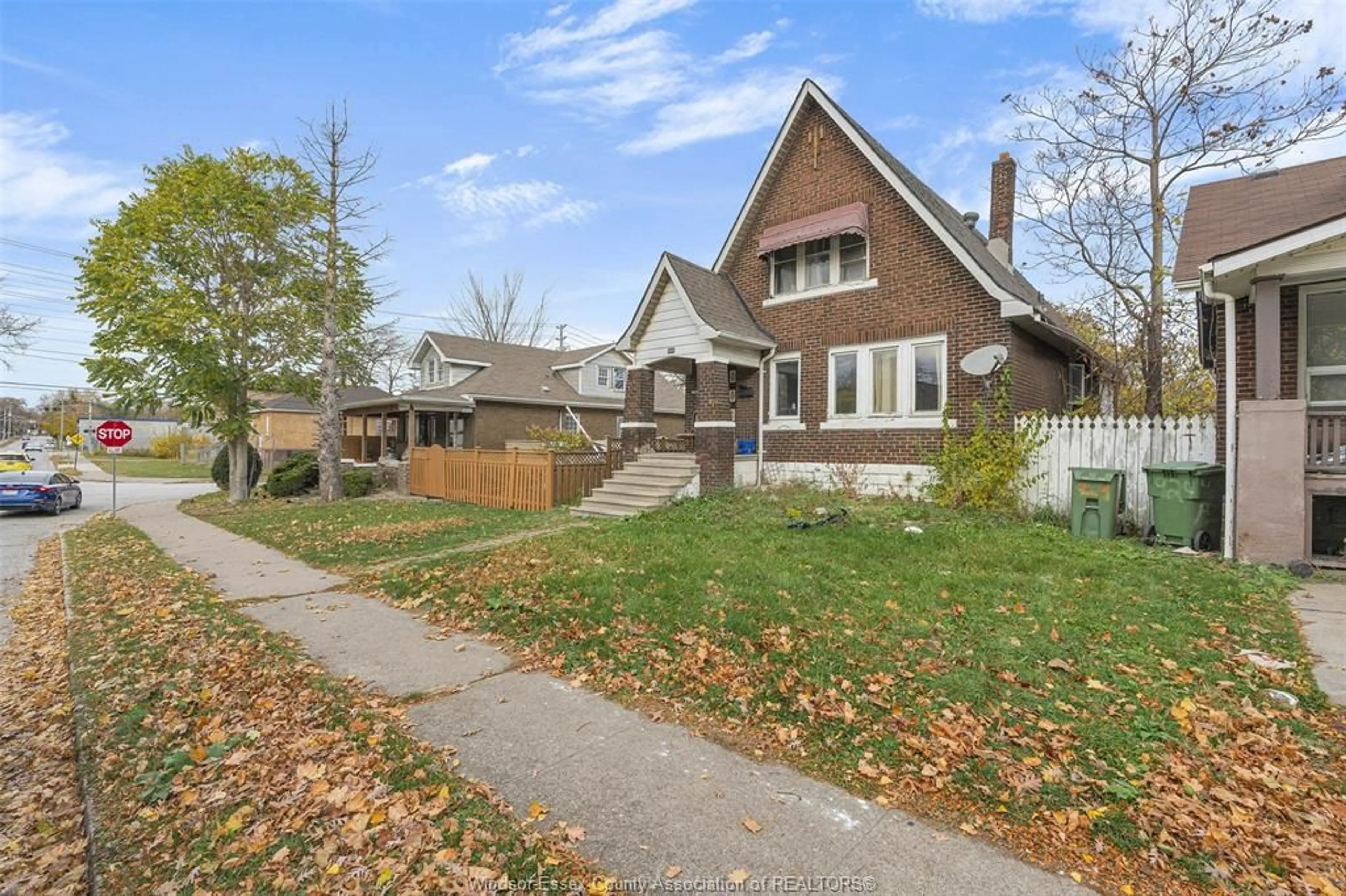 Frontside or backside of a home, cottage for 916 FELIX Ave, Windsor Ontario N9C 3L3