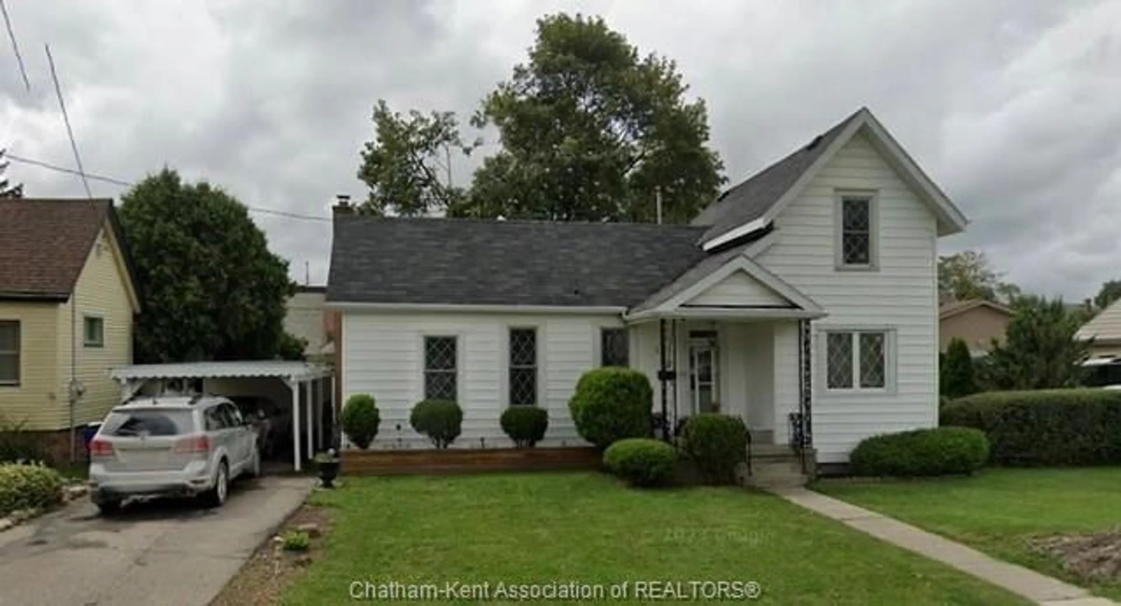 Frontside or backside of a home, the street view for 162 JOSEPH St, Chatham Ontario N7L 3H1