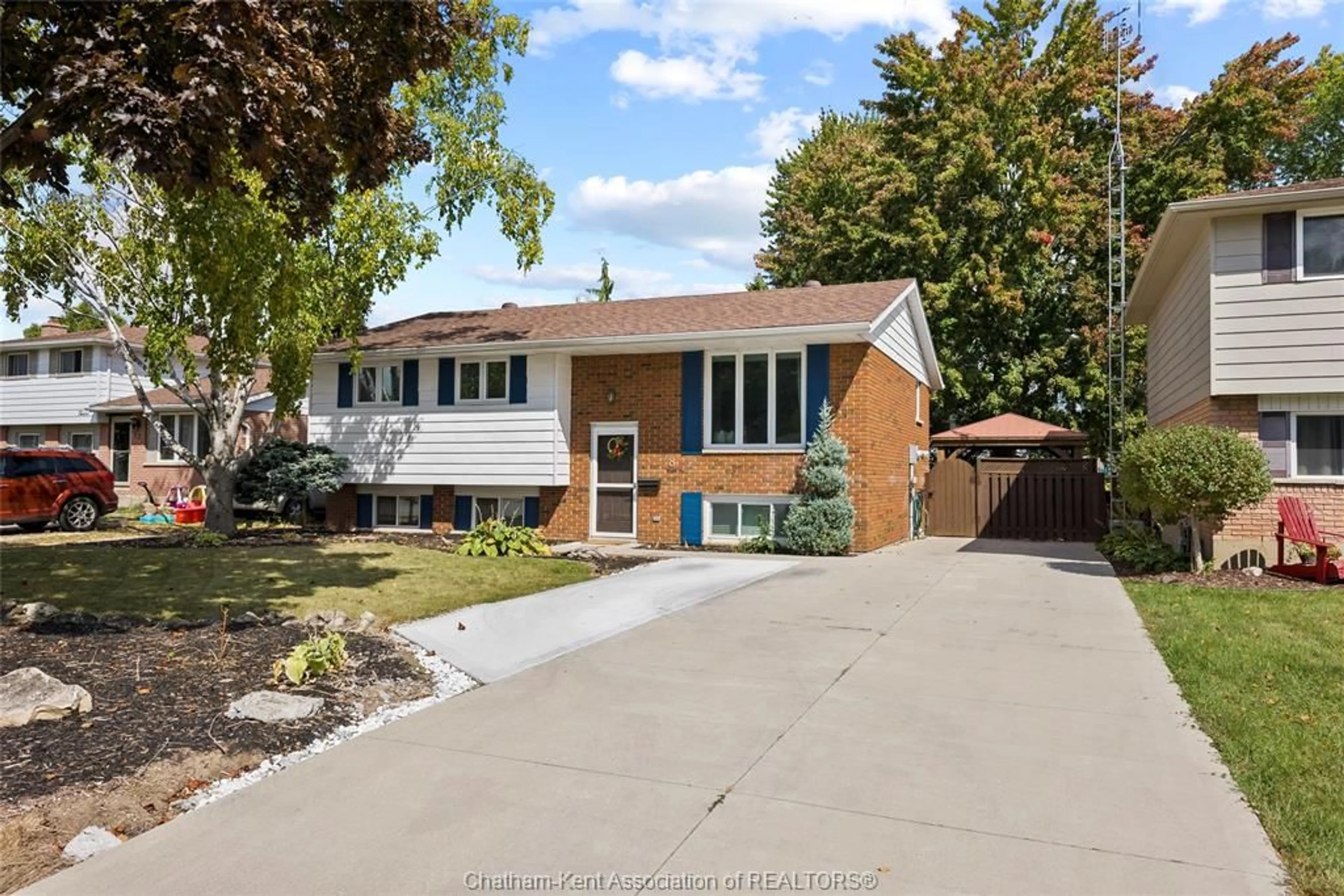 Frontside or backside of a home, the street view for 8 Tasan Cres, Chatham Ontario N7L4V4