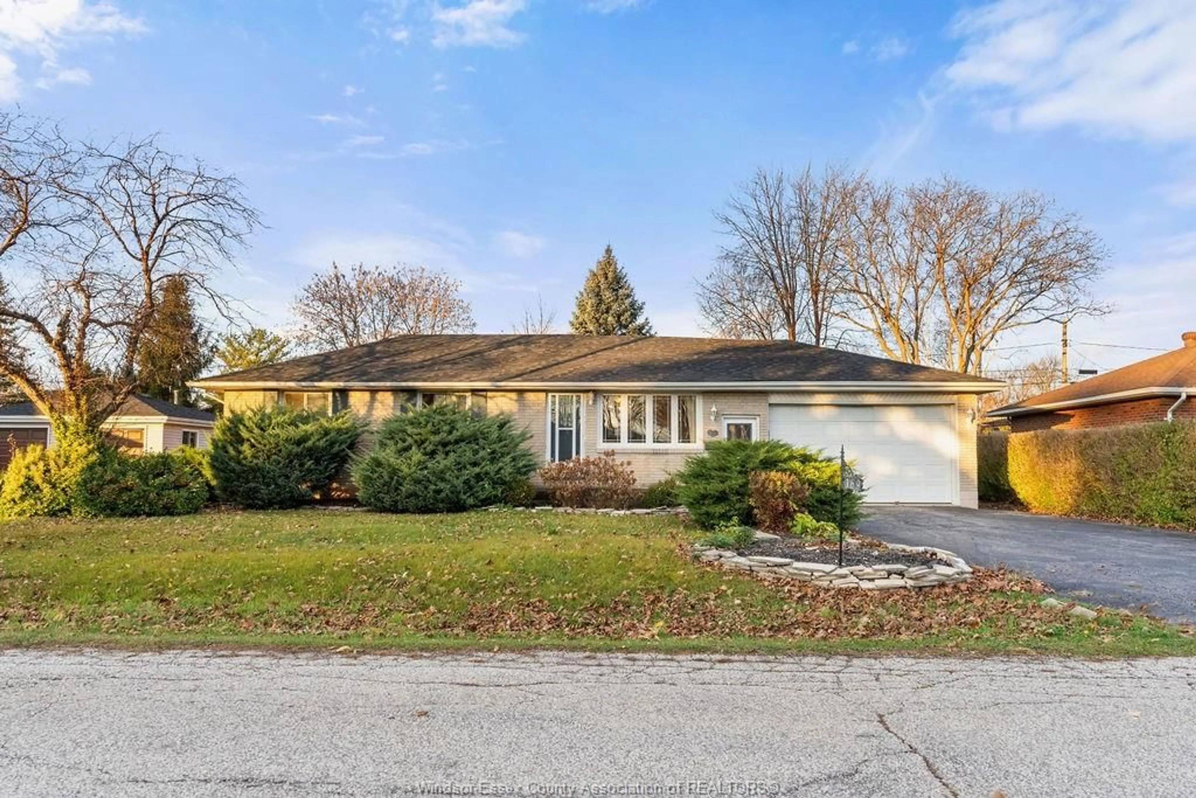 Frontside or backside of a home, the street view for 169 VERMONT St, LaSalle Ontario N9J 1C8