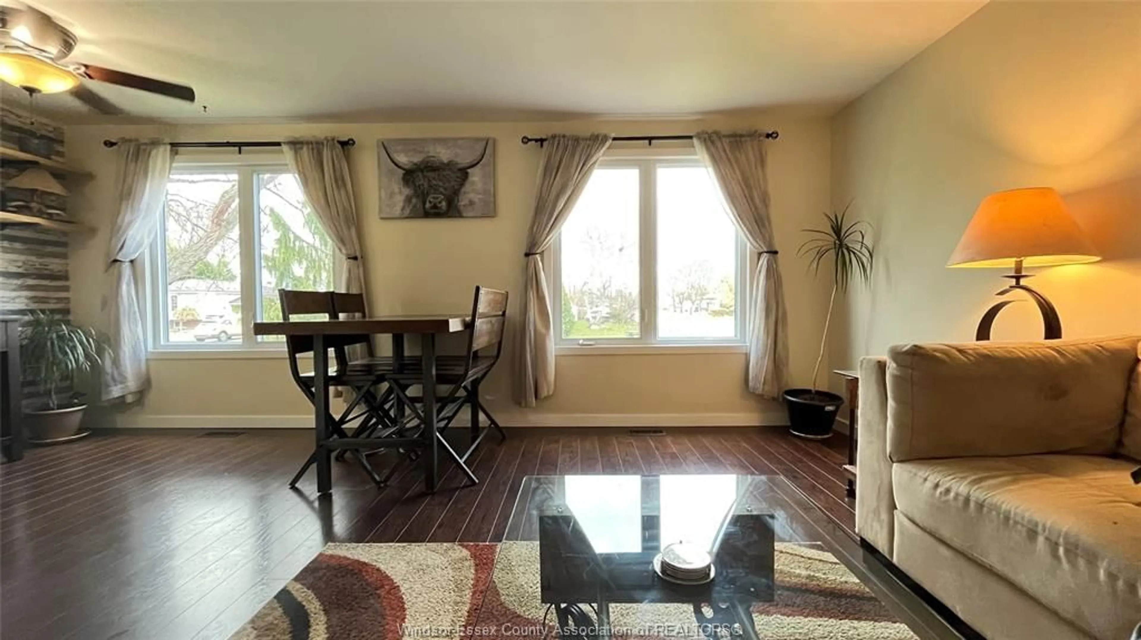 Living room, wood floors for 874 Hilda, Wallaceburg Ontario N8A 4T4