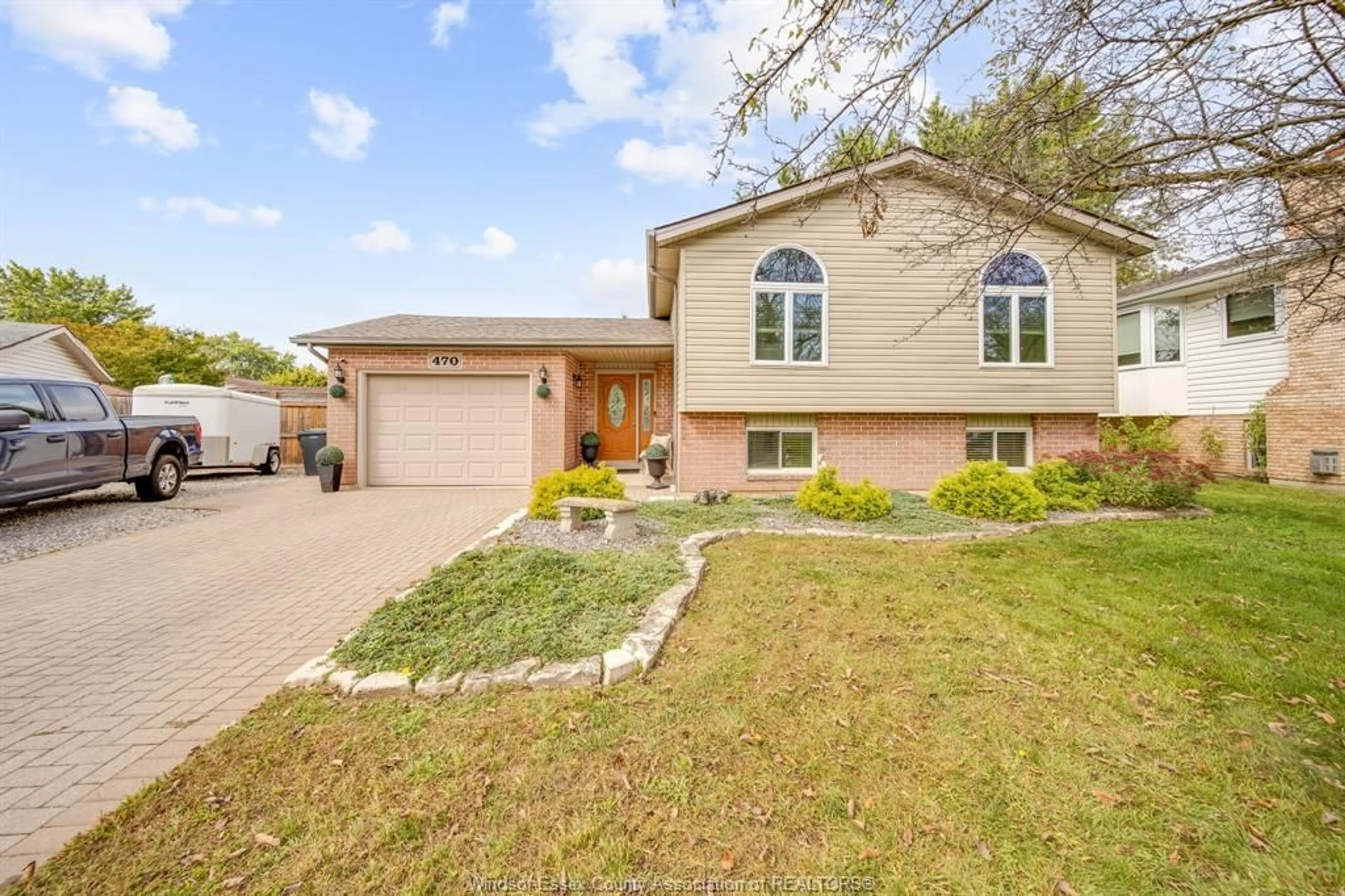 Frontside or backside of a home, the street view for 470 STATE, LaSalle Ontario N9J 3G1