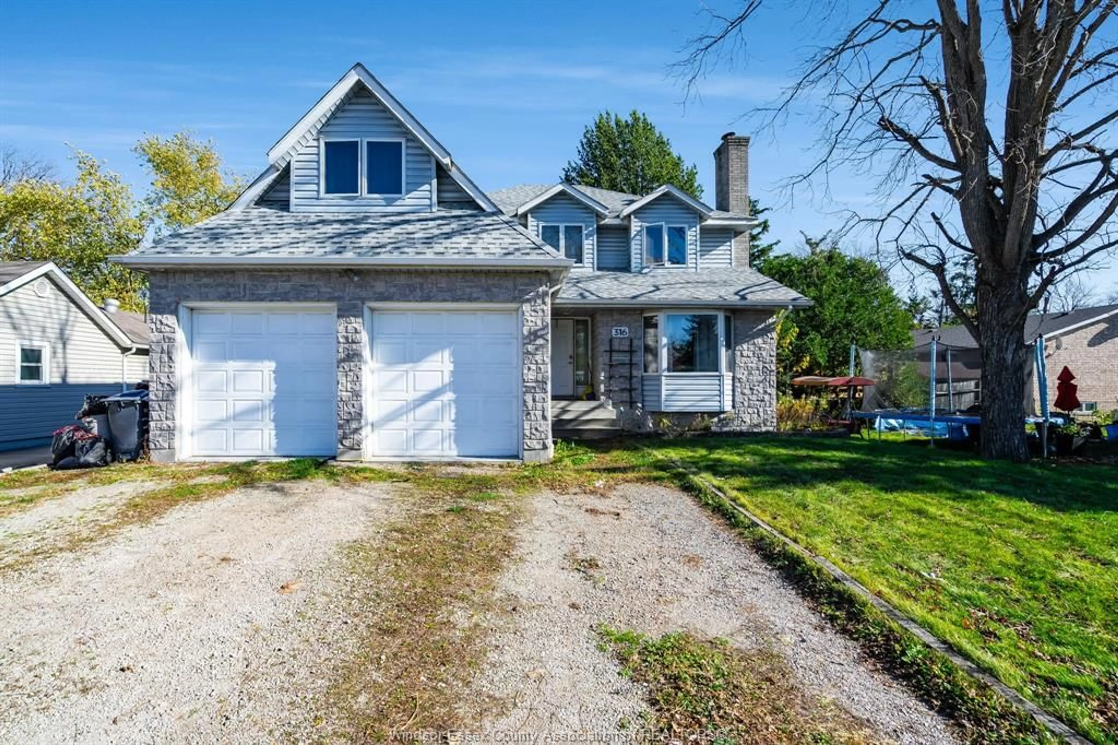 Frontside or backside of a home, cottage for 316 Secord Ave, Harrow Ontario N0R 1G0