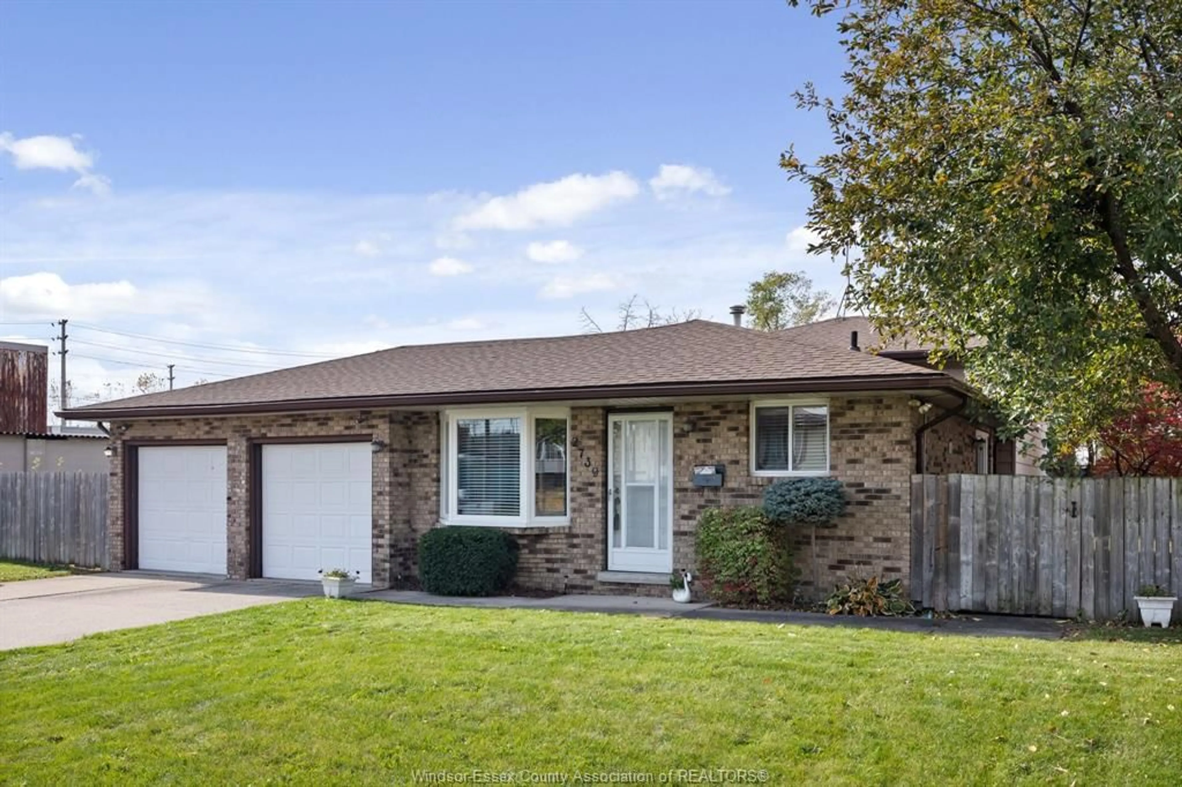 Frontside or backside of a home, cottage for 2739 ALEXIS, Windsor Ontario N8W 4A1