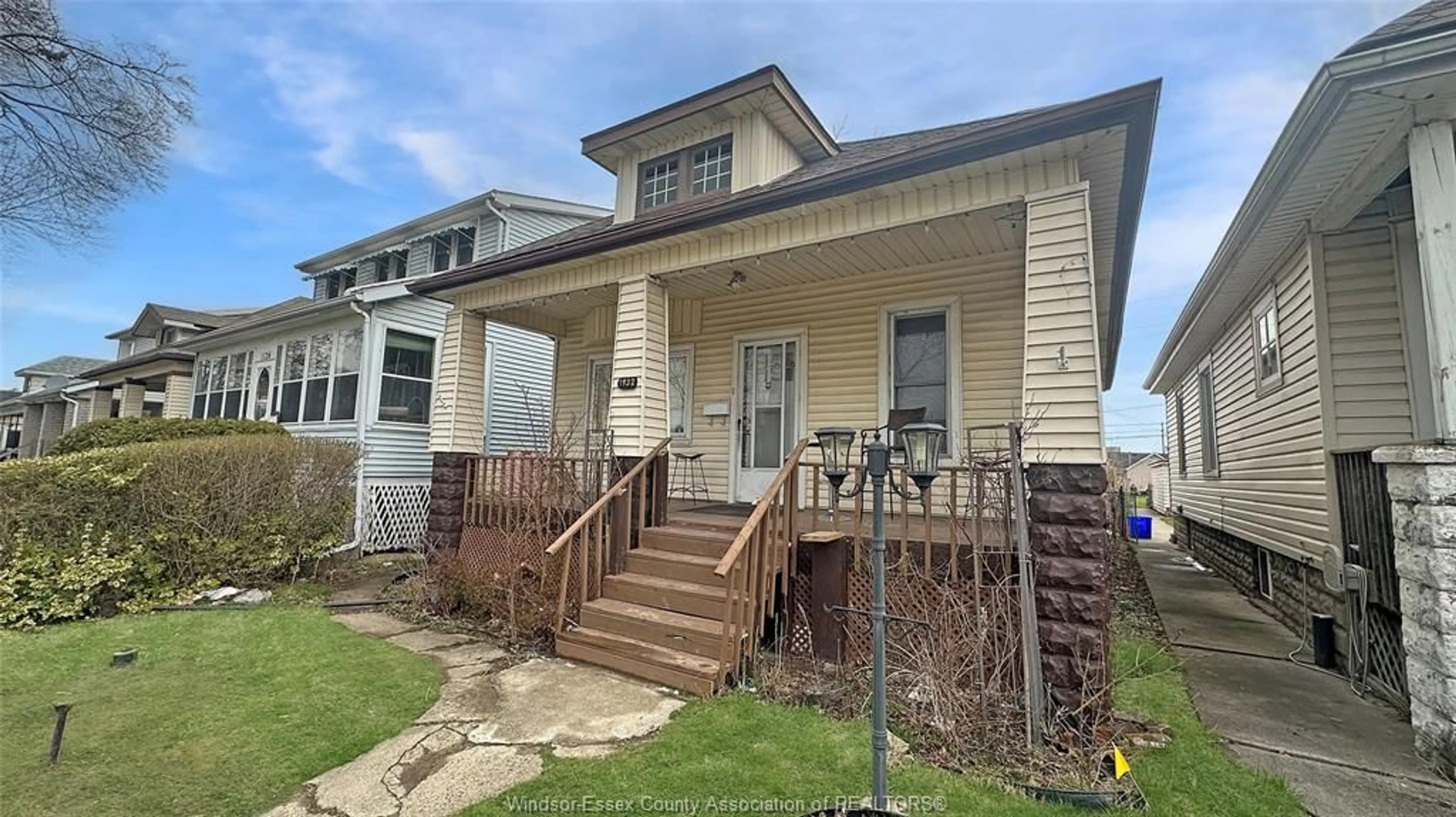 Frontside or backside of a home, cottage for 1132 WINDSOR Ave, Windsor Ontario N9A 1K4