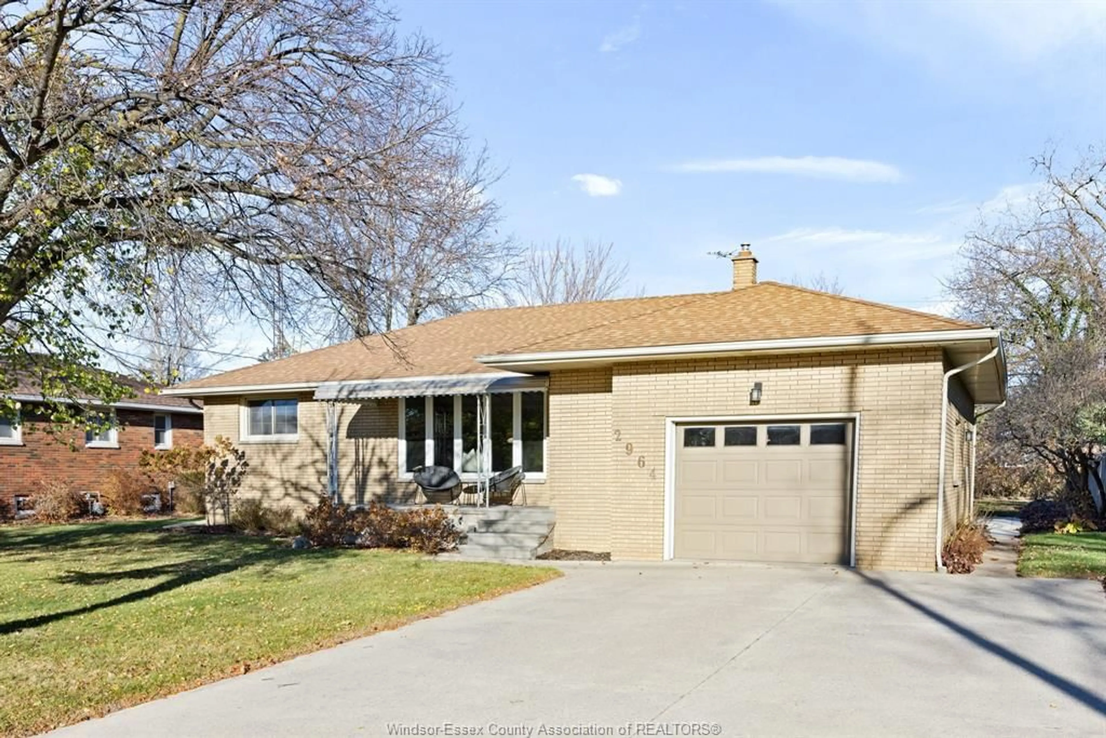 Frontside or backside of a home, the street view for 2964 BYNG Rd, Windsor Ontario N8W 3G7