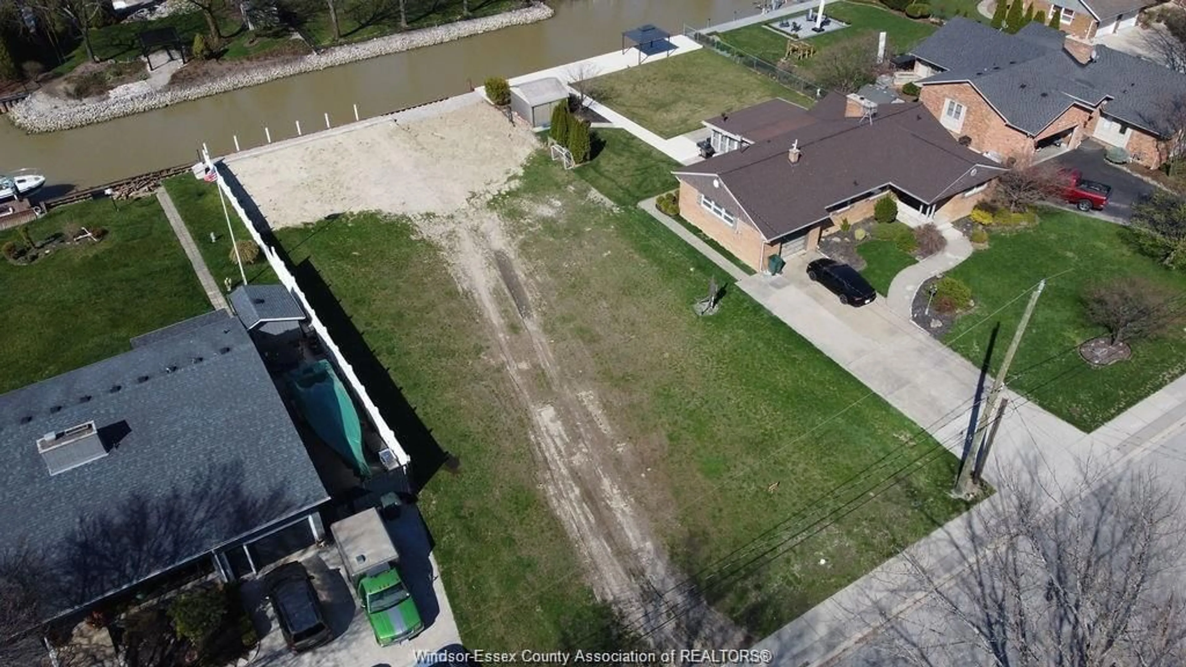 Frontside or backside of a home, the street view for 342 ALOHA, Tecumseh Ontario N8N 1J9