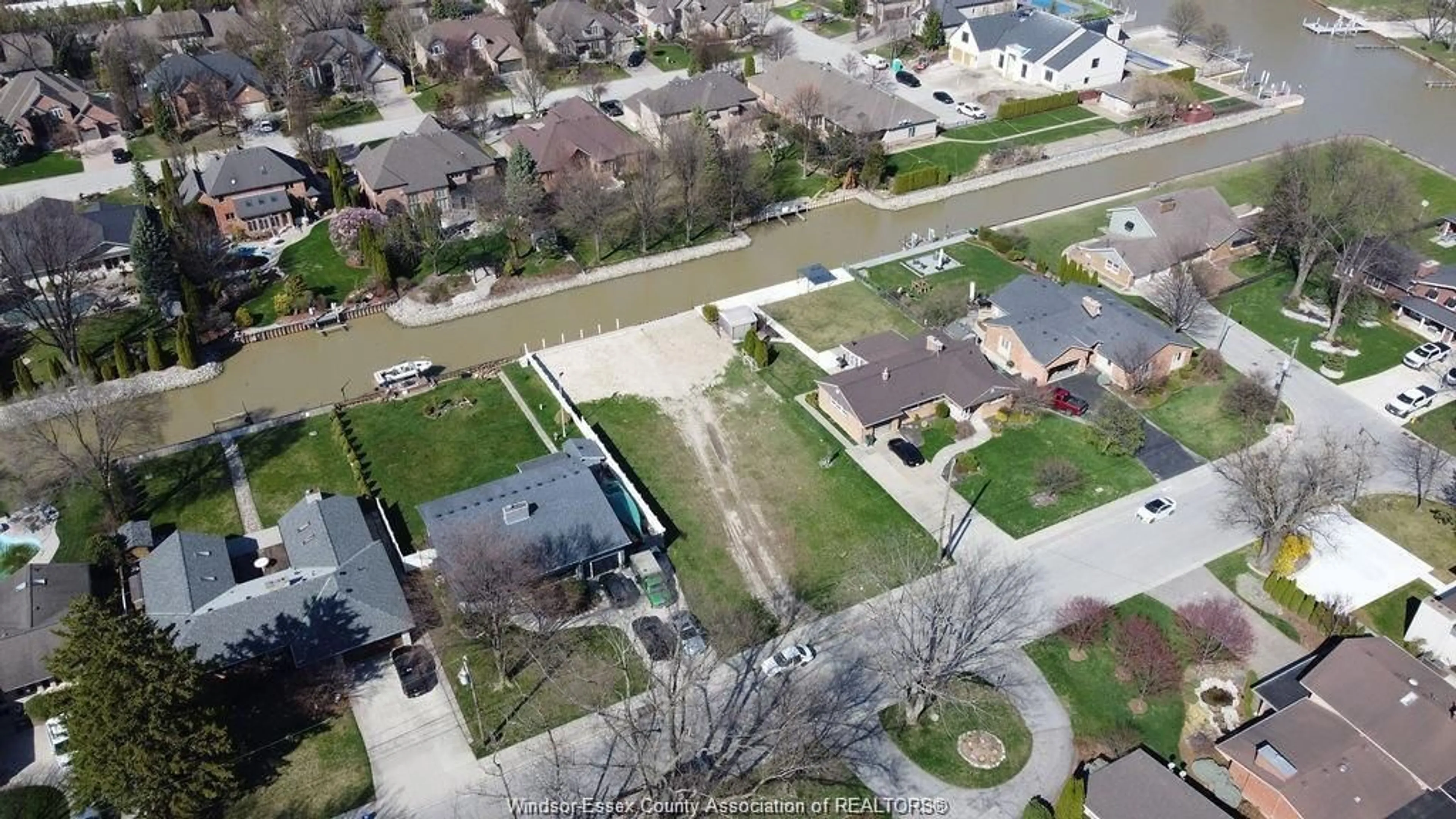 Frontside or backside of a home, the street view for 342 ALOHA, Tecumseh Ontario N8N 1J9