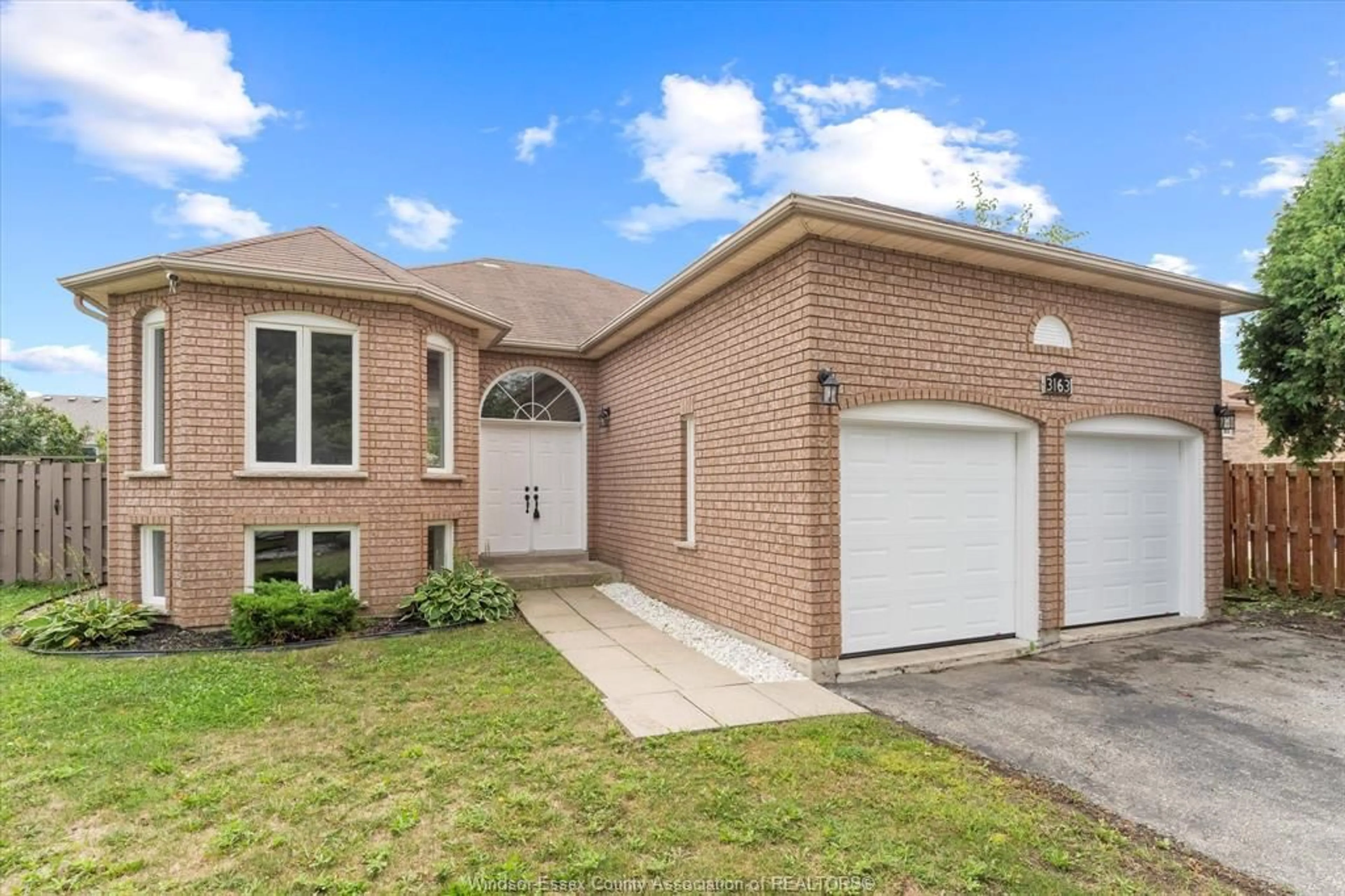 Home with brick exterior material for 3163 FLETCHER Cres, Windsor Ontario N9E 4M8