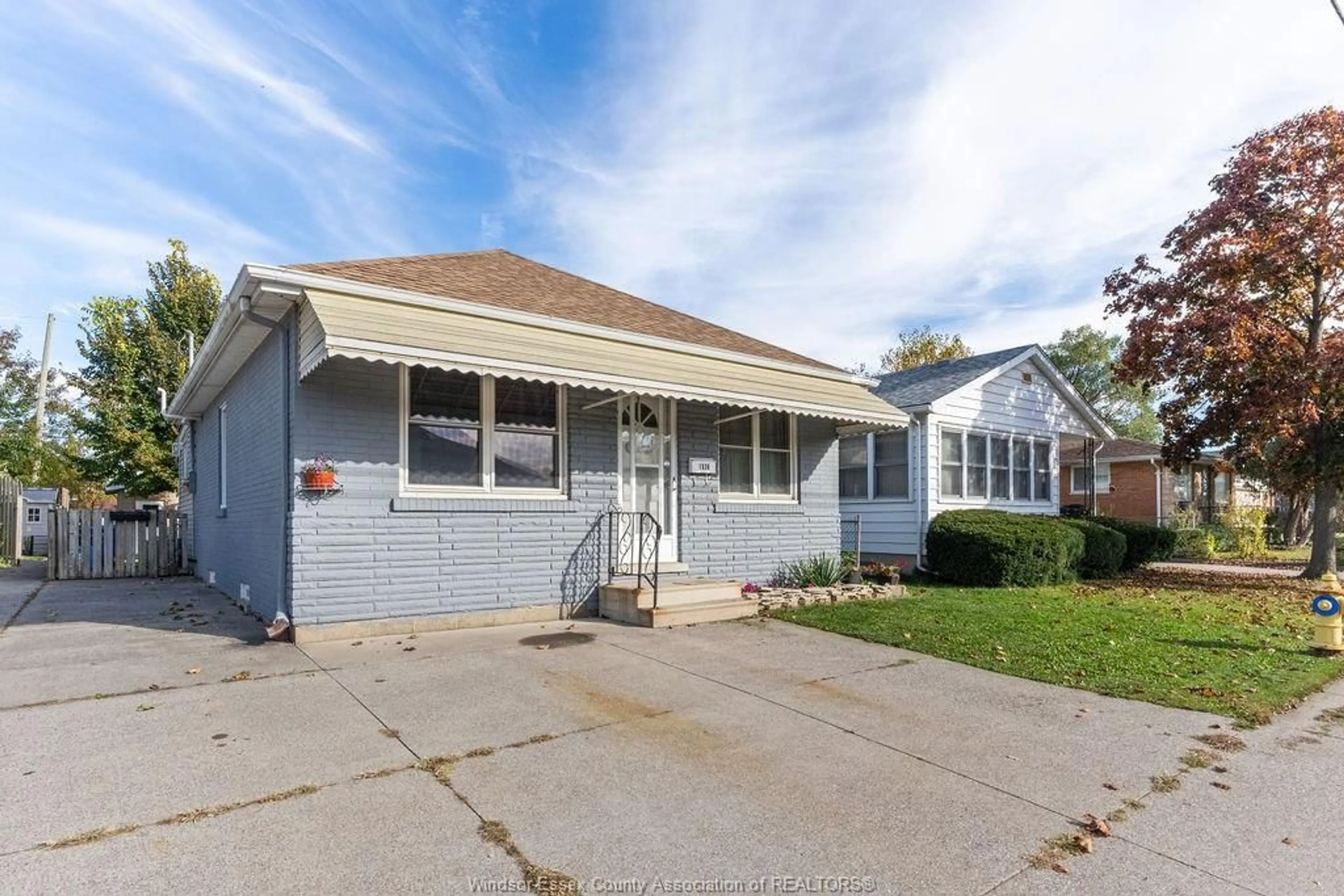 Frontside or backside of a home, the street view for 1036 LAUZON Rd, Windsor Ontario N8S 3M6