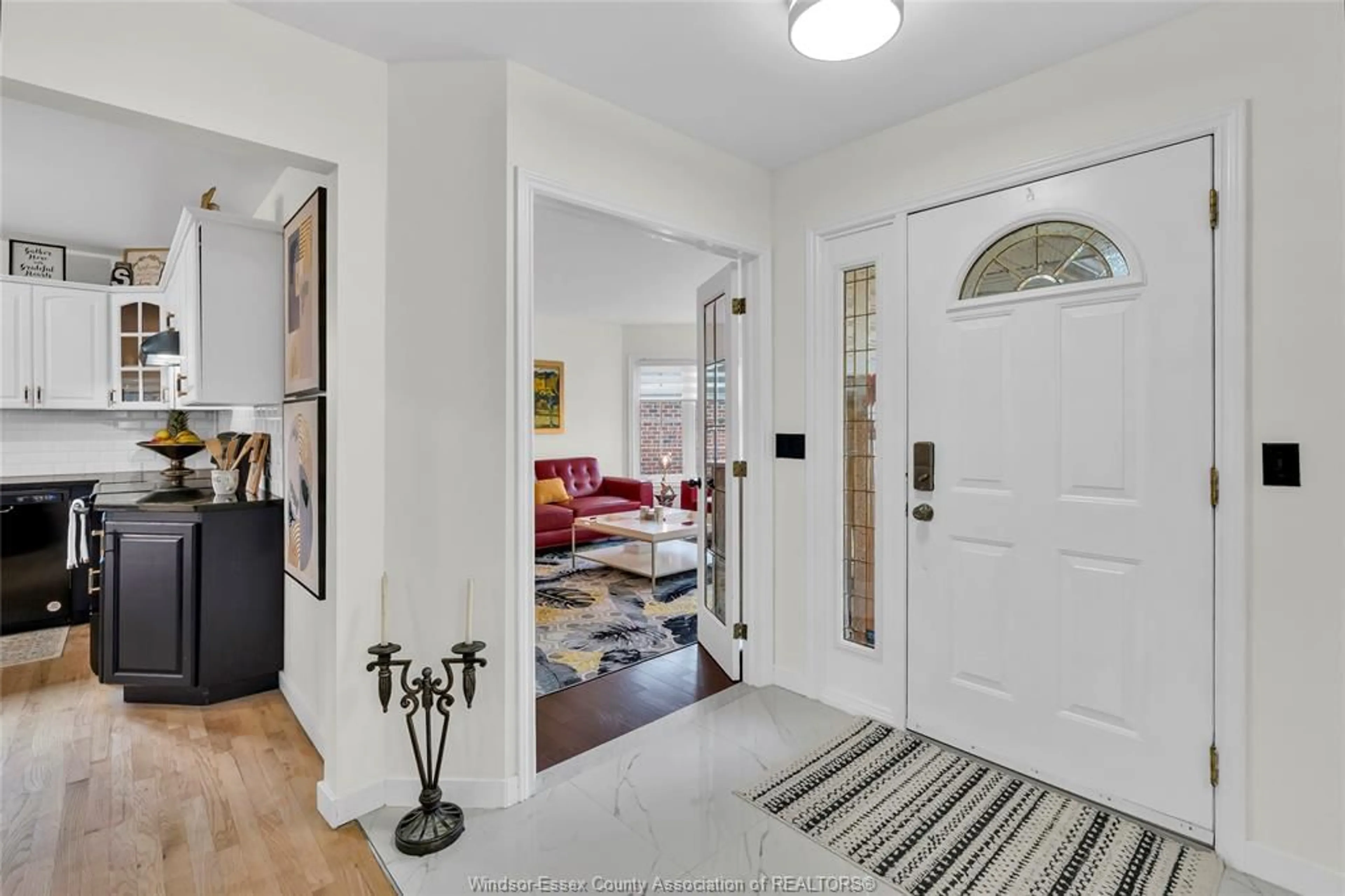 Indoor entryway, wood floors for 9 HEATON St, Amherstburg Ontario N9V 3Y9