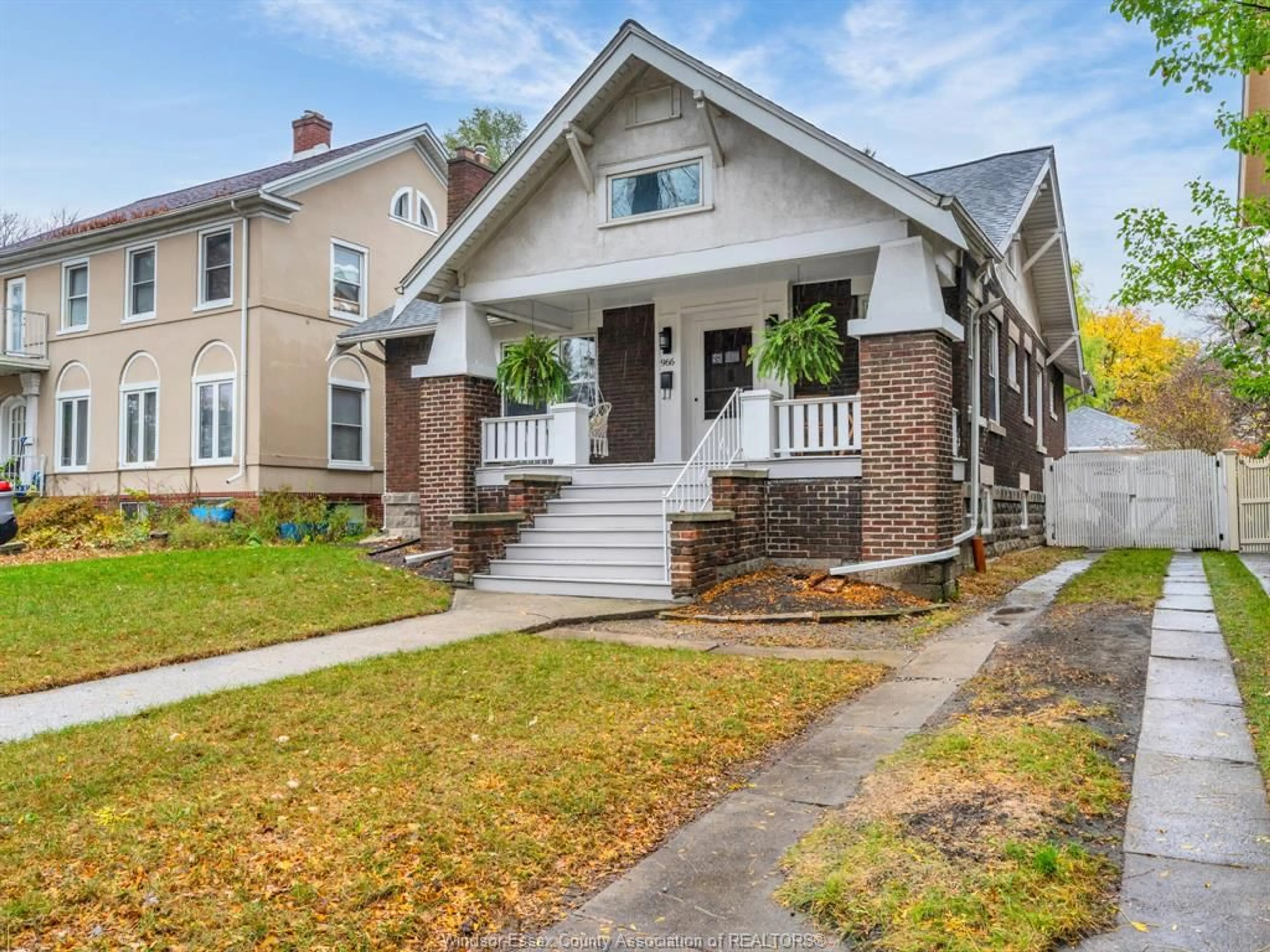 Frontside or backside of a home, cottage for 966 VICTORIA Ave, Windsor Ontario N9A 4N4