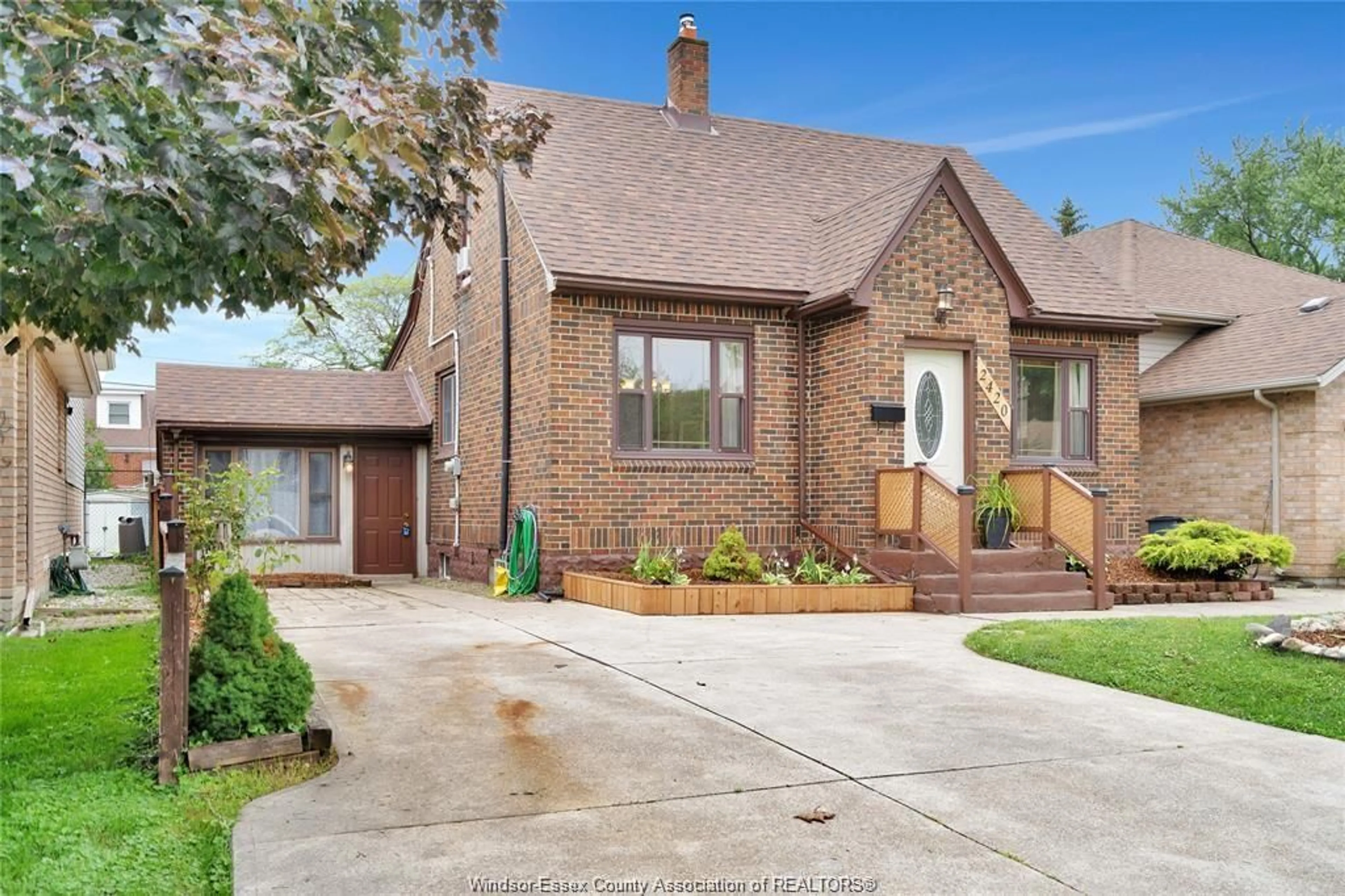 Home with brick exterior material for 2420 TOURANGEAU, Windsor Ontario N8W 4N7