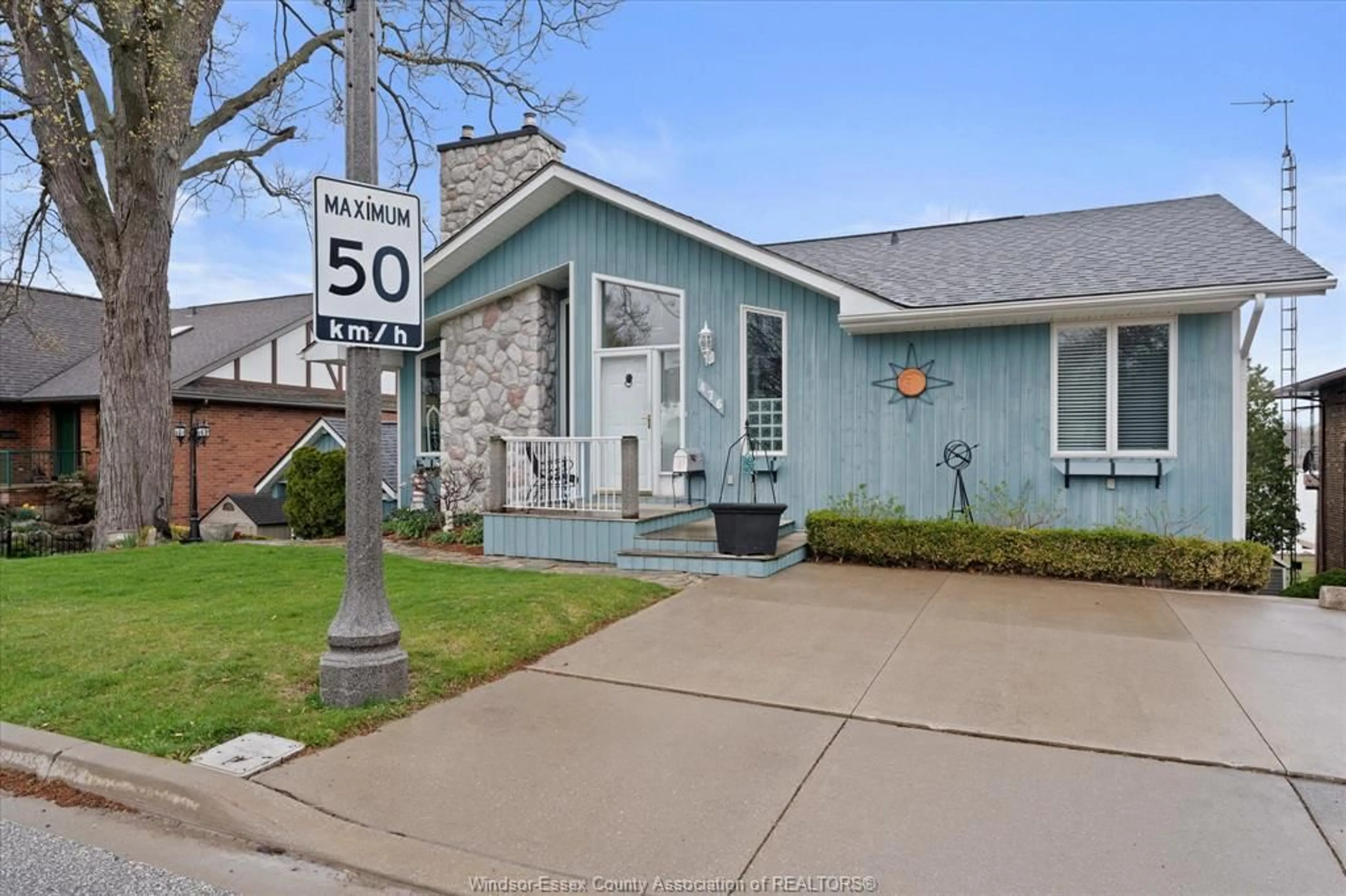 A pic from exterior of the house or condo, the street view for 476 DALHOUSIE, Amherstburg Ontario N9V 1X3