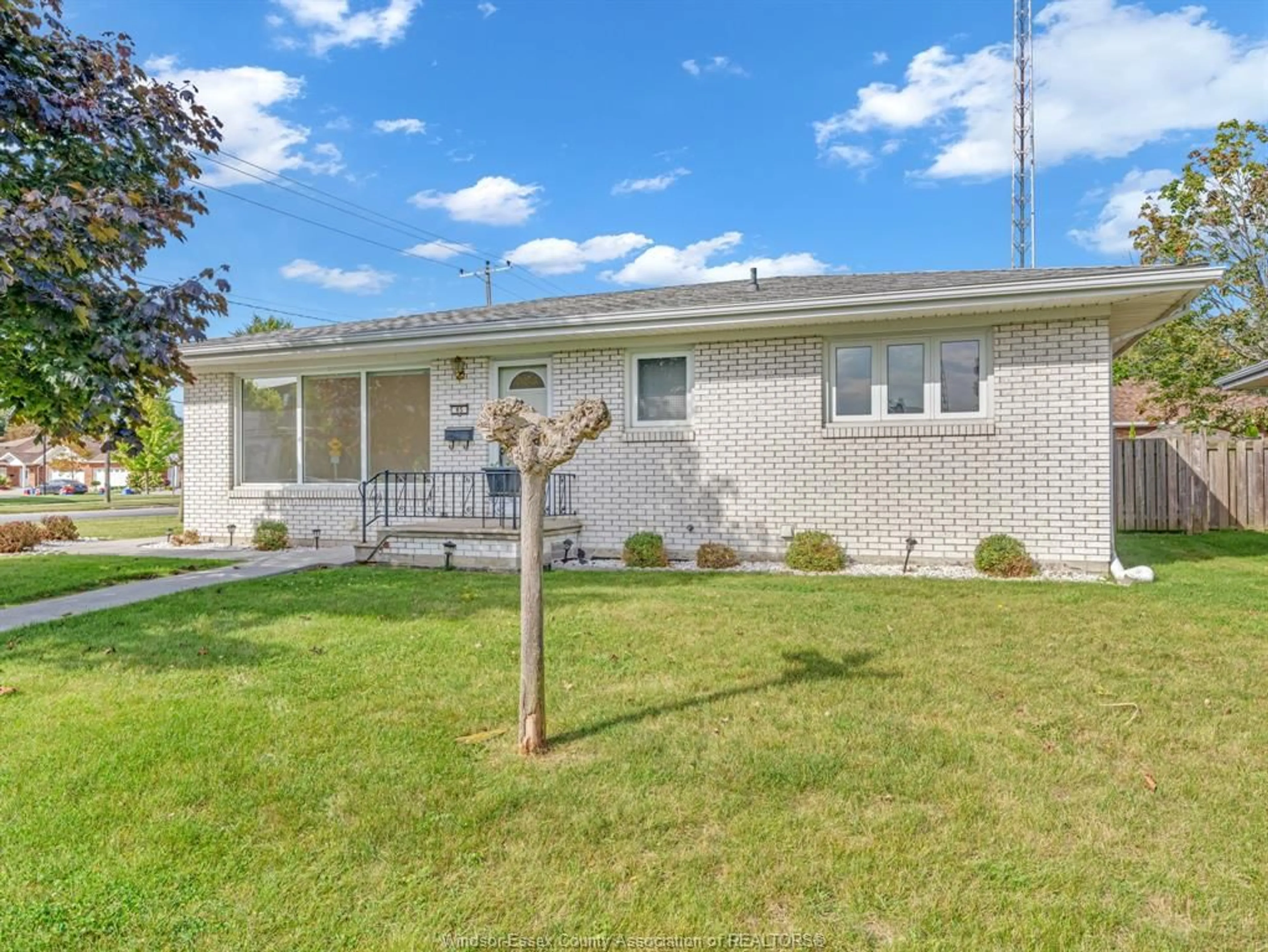 Frontside or backside of a home, the street view for 85 Lutsch, Leamington Ontario N8H 2N9