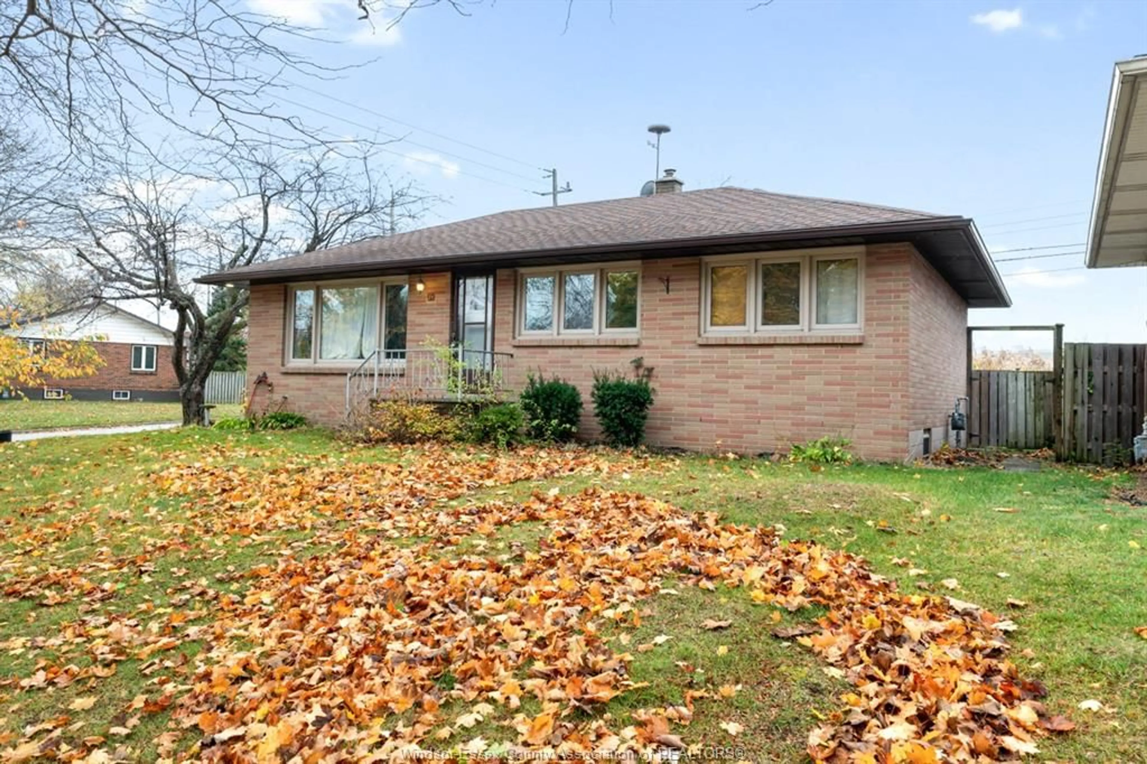 Home with brick exterior material for 21 JOHNSON Ave, Leamington Ontario N8H 3T8