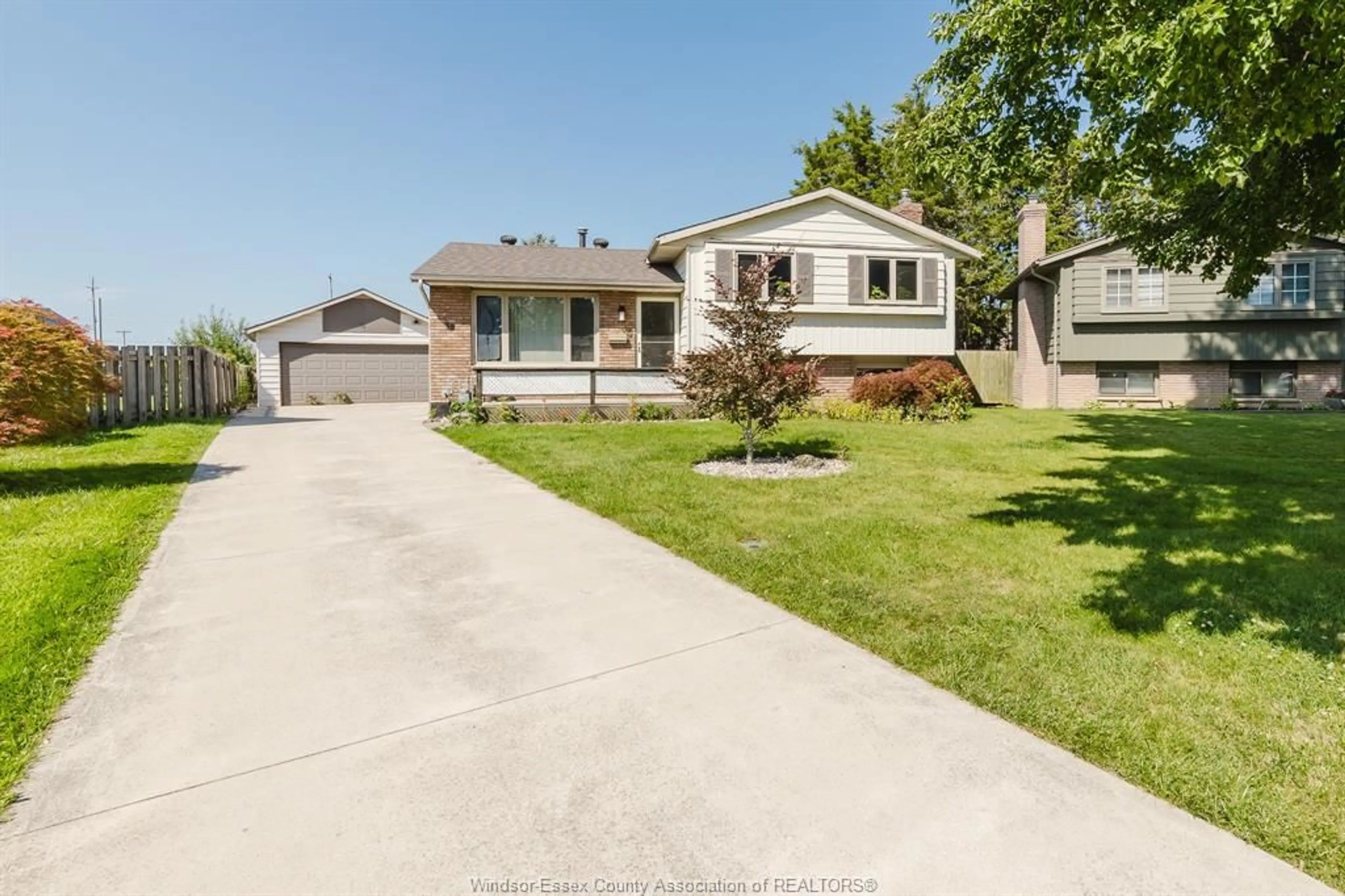 Frontside or backside of a home, the street view for 68 ARGYLE Cres, Chatham Ontario N7L 4T8