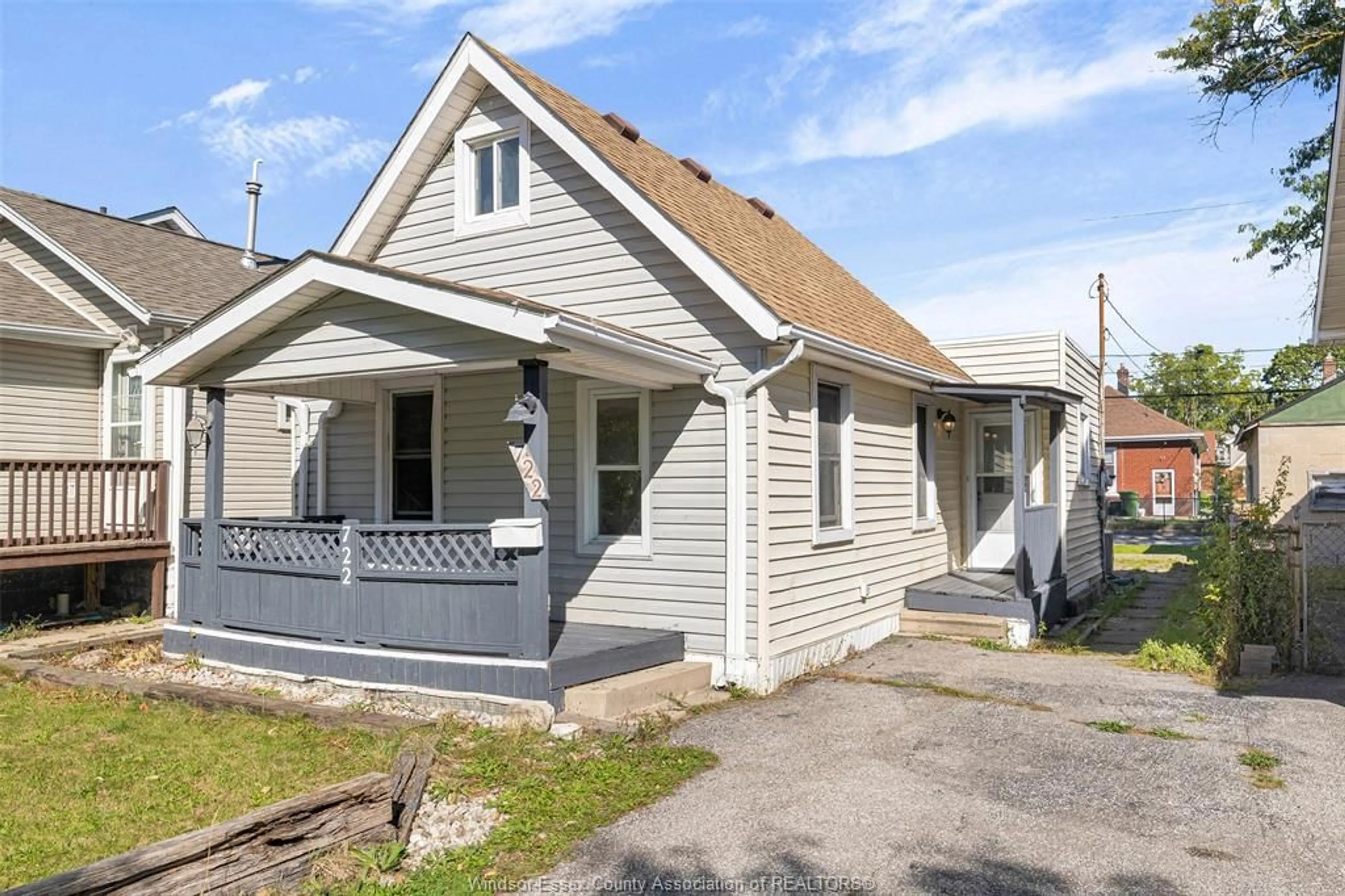 Frontside or backside of a home, cottage for 722 RANDOLPH, Windsor Ontario N9B 2T8