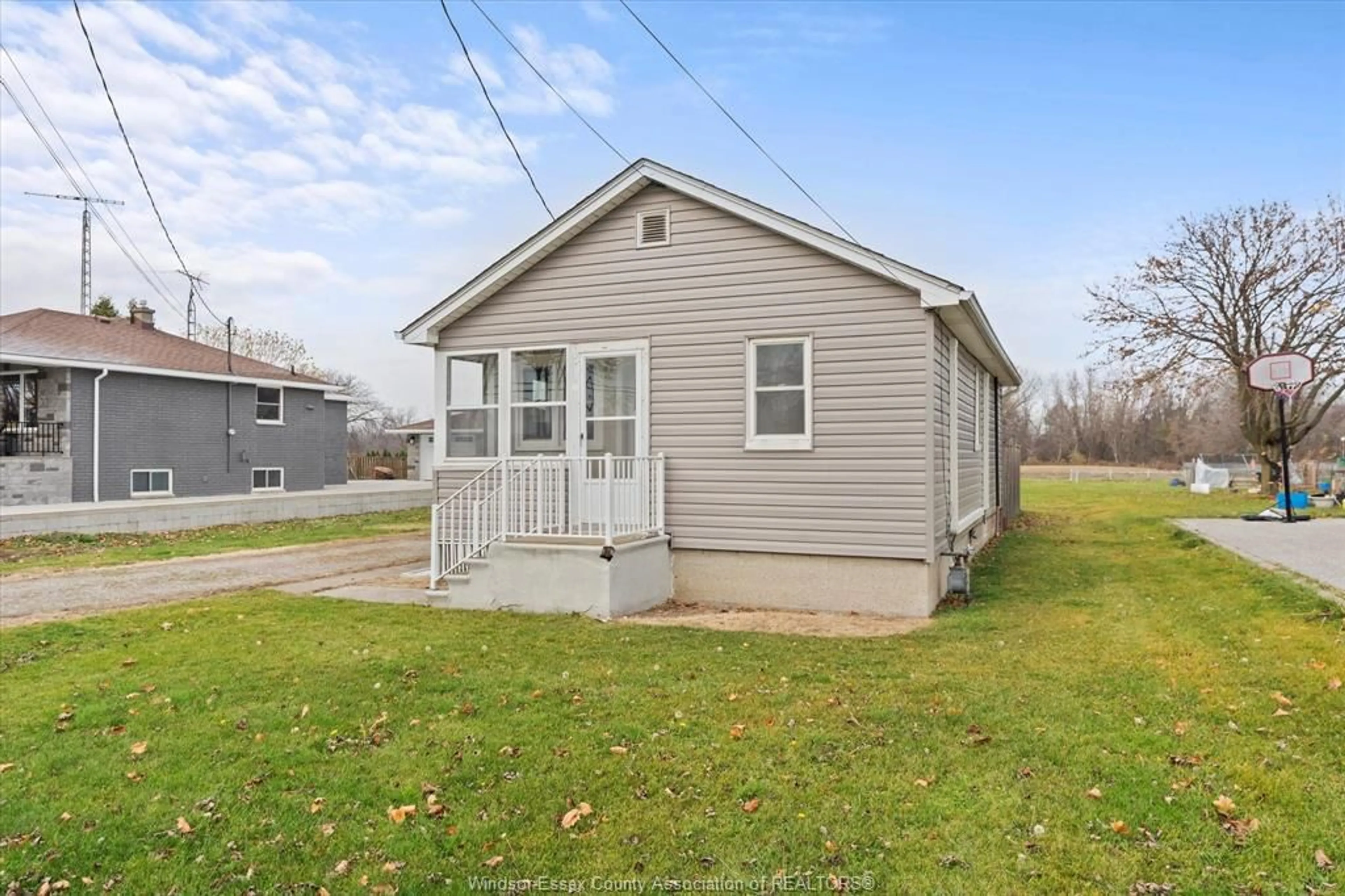 Frontside or backside of a home, cottage for 122 TEXAS Rd, Amherstburg Ontario N9V 2R7