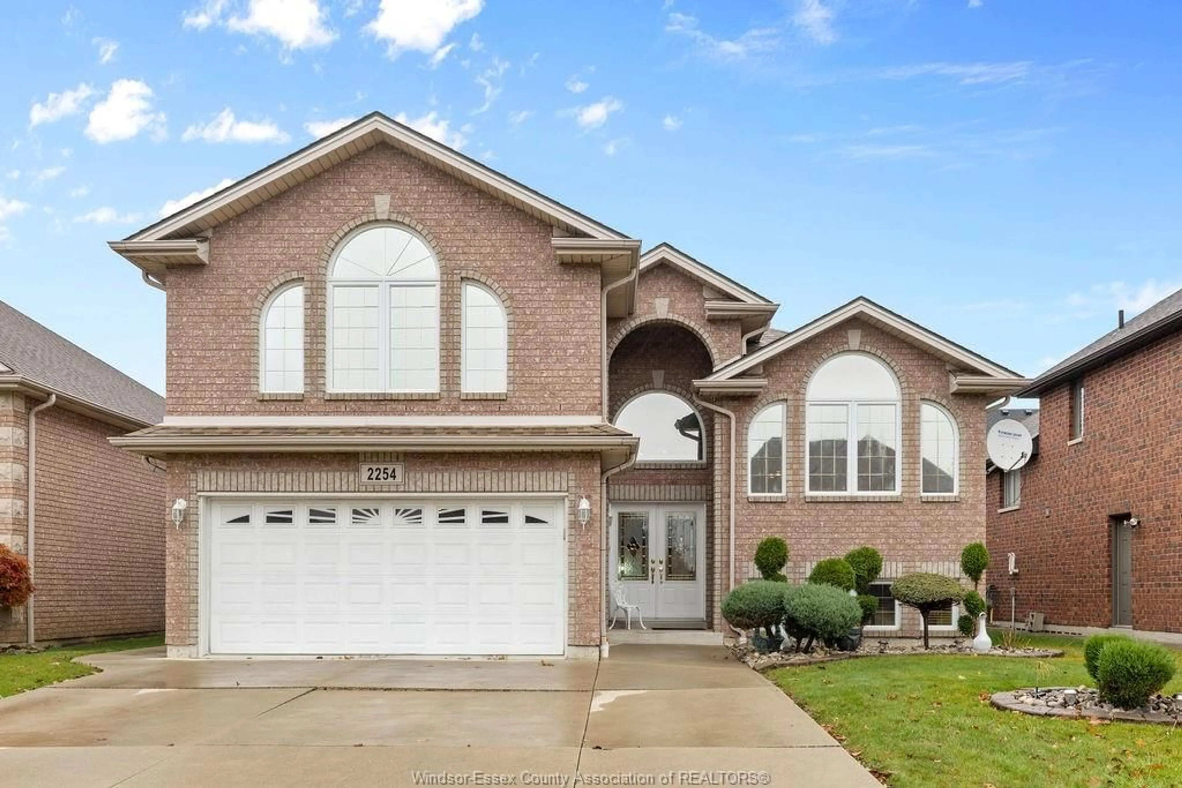 Frontside or backside of a home for 2254 ASKIN Ave, Windsor Ontario N9B 3Y4