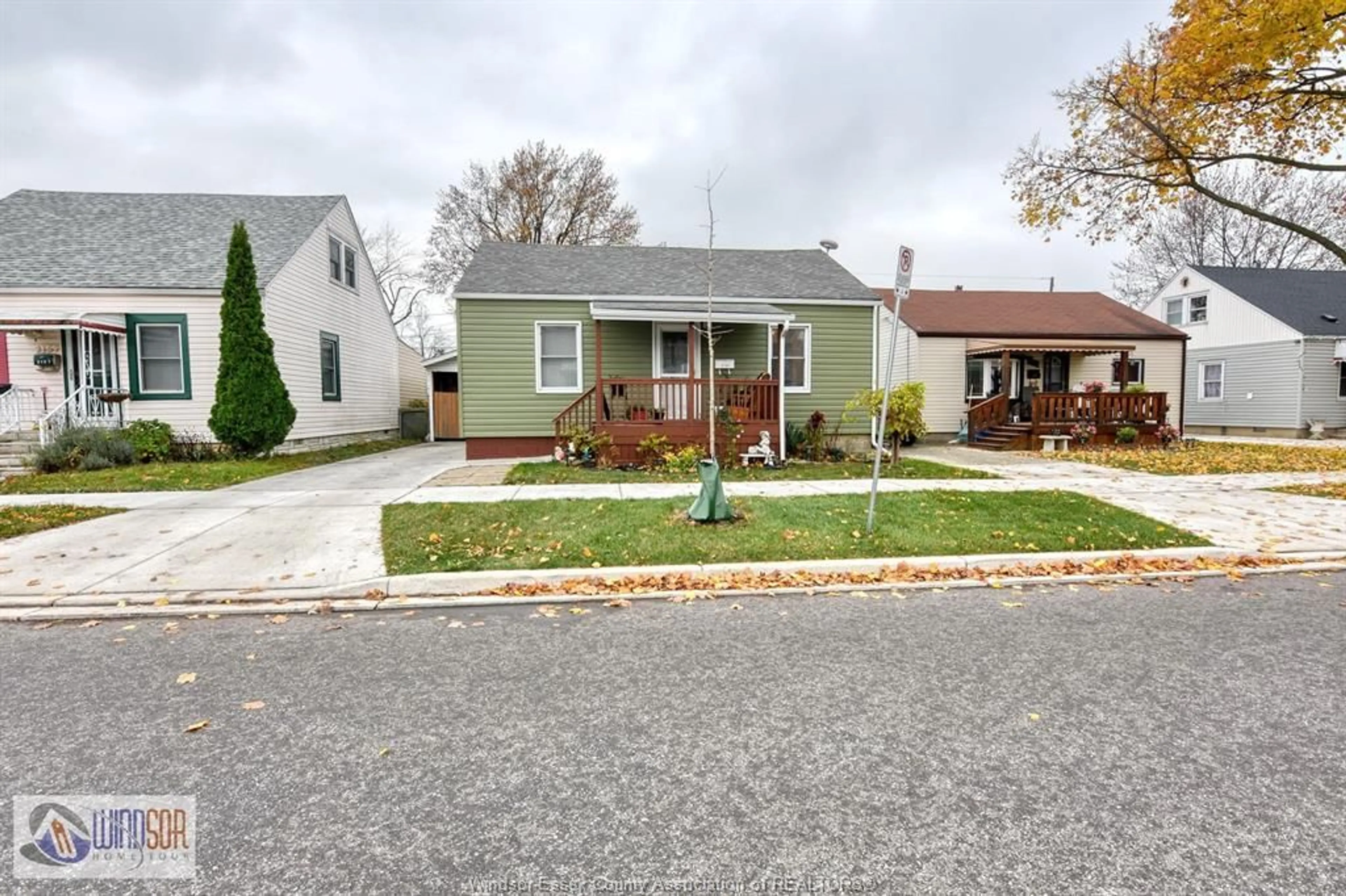 Frontside or backside of a home, the street view for 2153 WELLESLEY, Windsor Ontario N8W 2E8