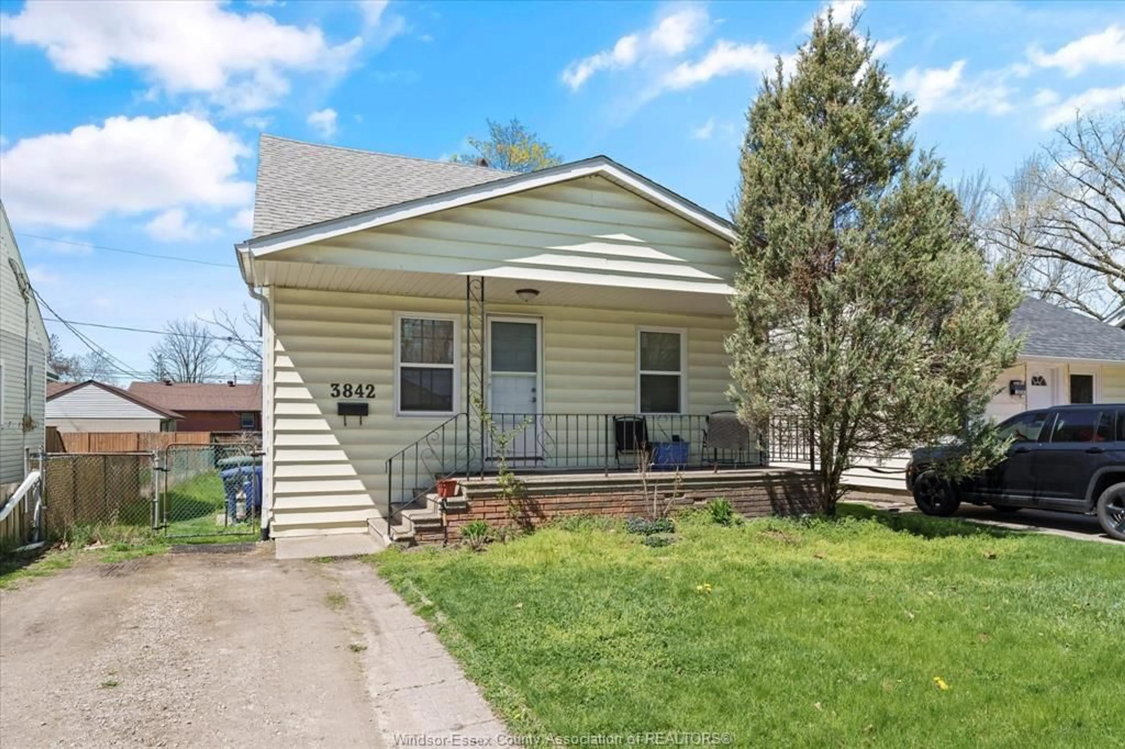 Frontside or backside of a home, cottage for 3842 Matchette, Windsor Ontario N9C 2A2