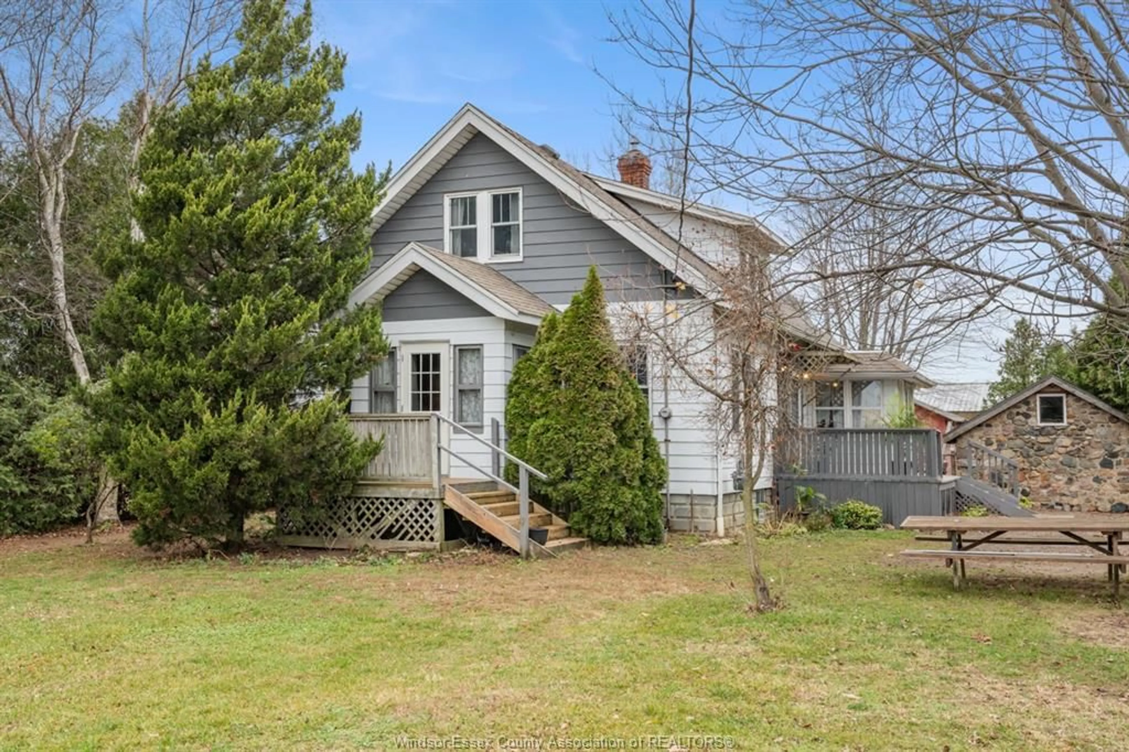 Frontside or backside of a home, cottage for 1625 Mersea Rd, Leamington Ontario N0P2P0