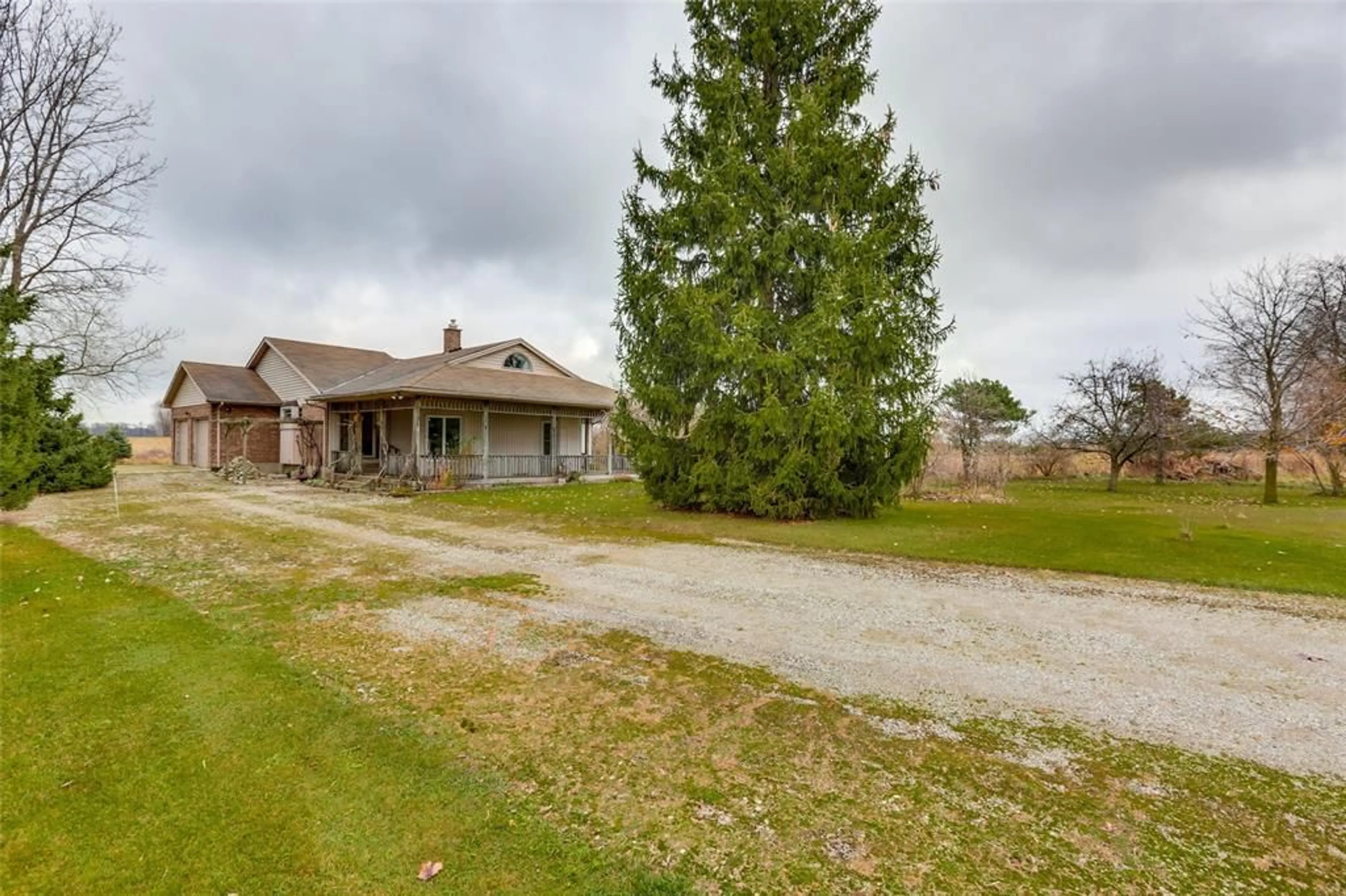 Frontside or backside of a home, cottage for 2404 KATESVILLE Dr, Kerwood Ontario N0M 2B0