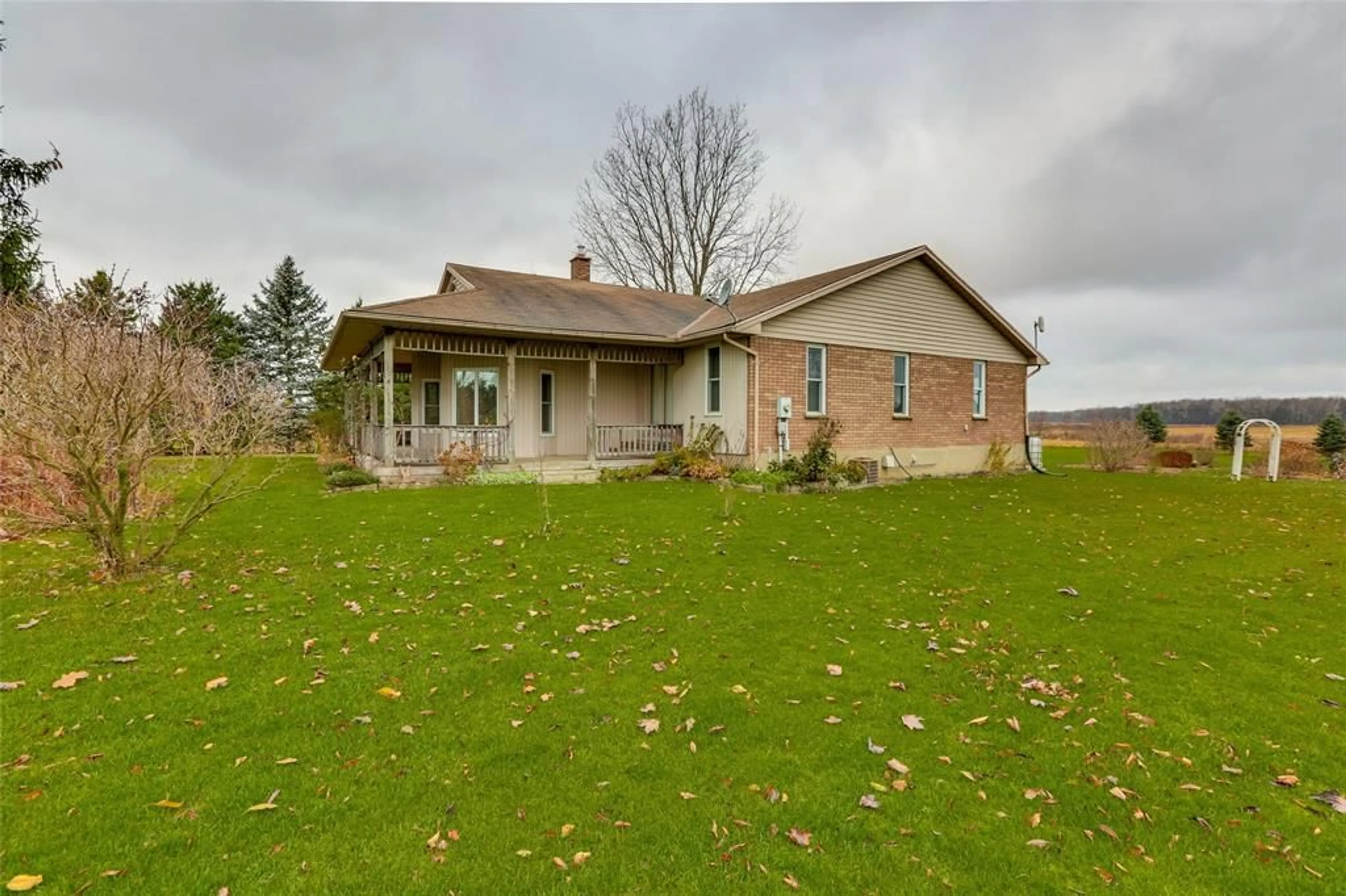 Frontside or backside of a home, cottage for 2404 KATESVILLE Dr, Kerwood Ontario N0M 2B0