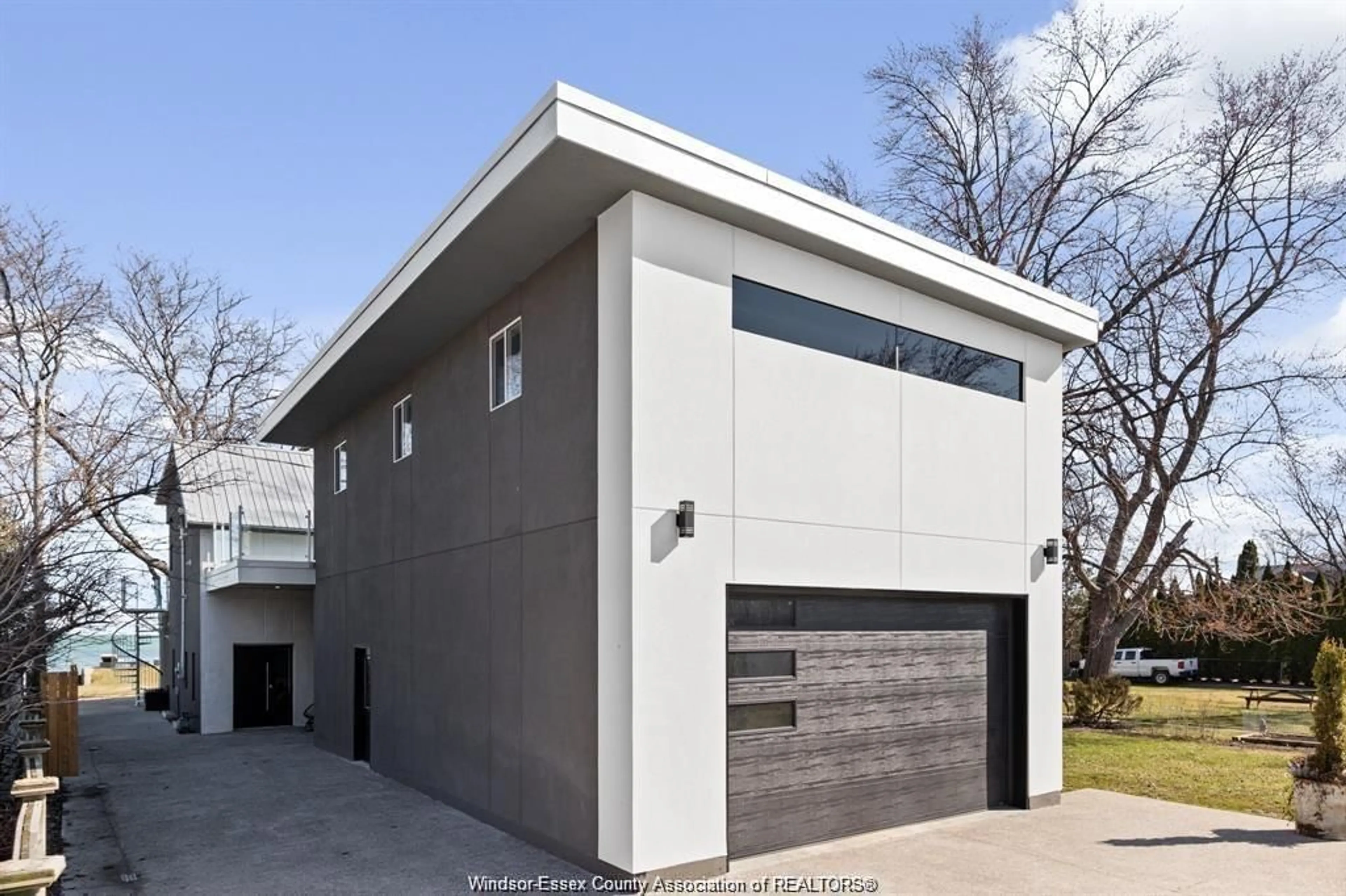 Indoor garage, cement floor for 1674 CAILLE Ave, Lakeshore Ontario N0R 1A0