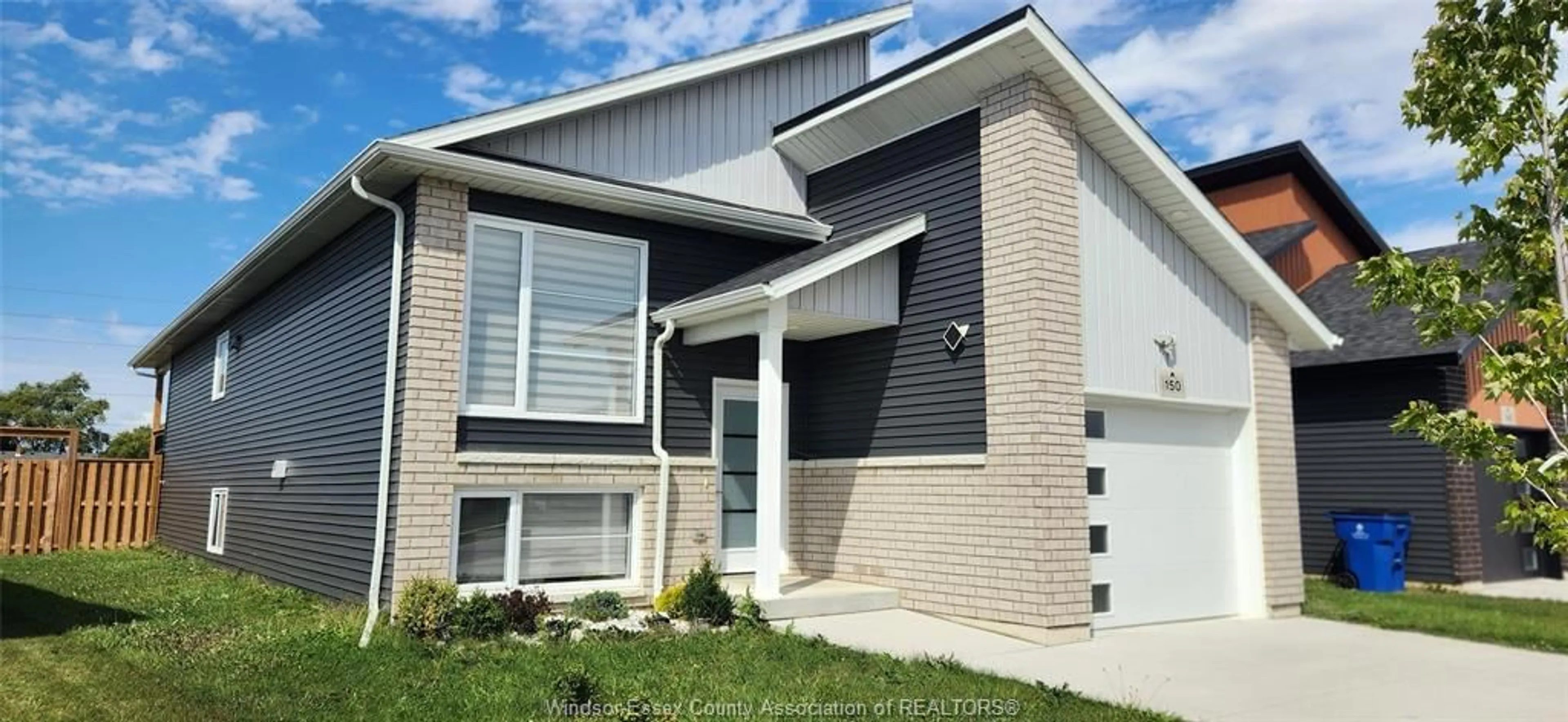 Home with brick exterior material for 150 MOONSTONE Cres, Chatham Ontario N7M 0S2