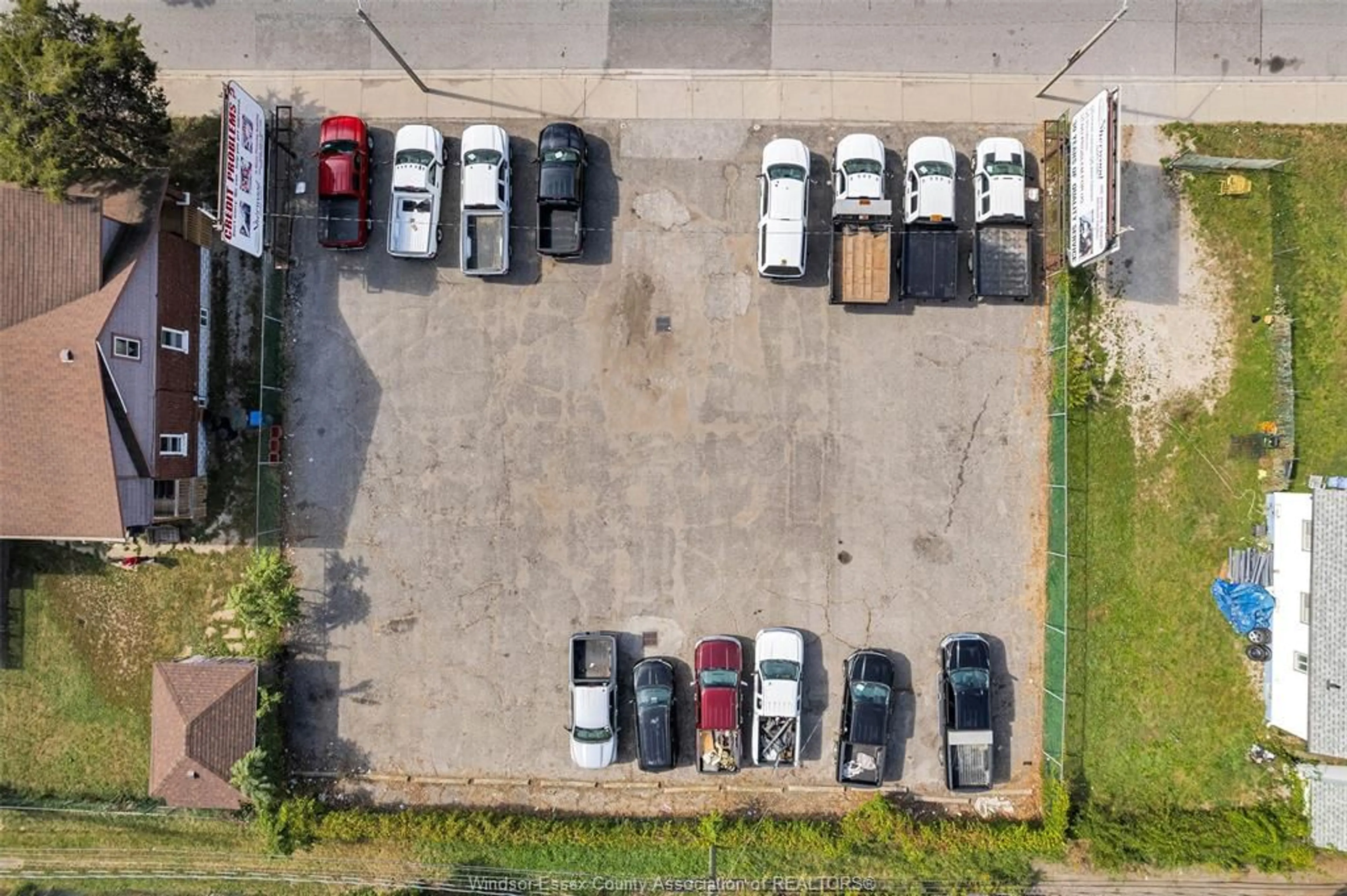 Parking for 1368 DROUILLARD Rd, Windsor Ontario N8Y 2P4