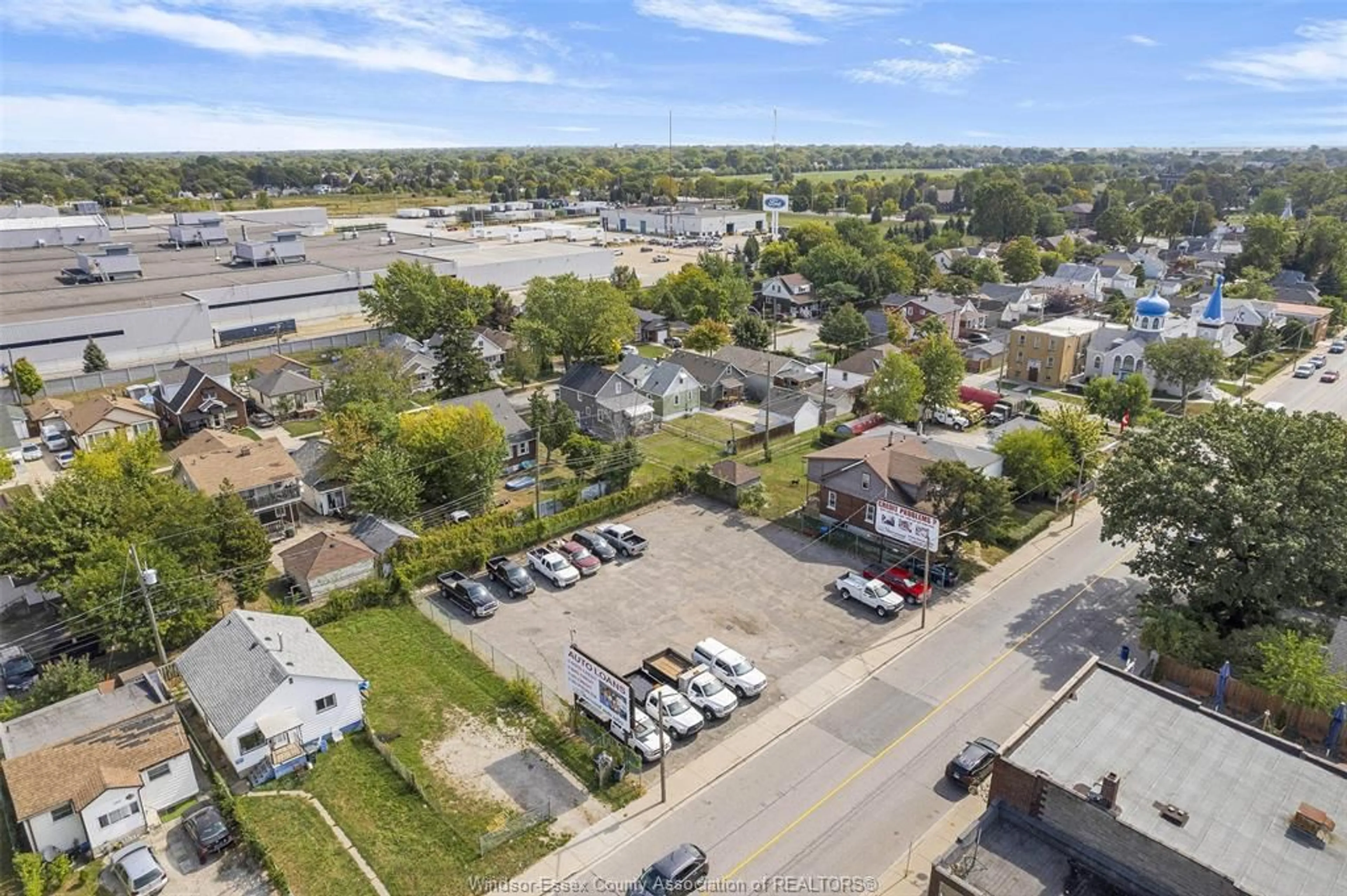 A pic from exterior of the house or condo, the street view for 1368 DROUILLARD Rd, Windsor Ontario N8Y 2P4