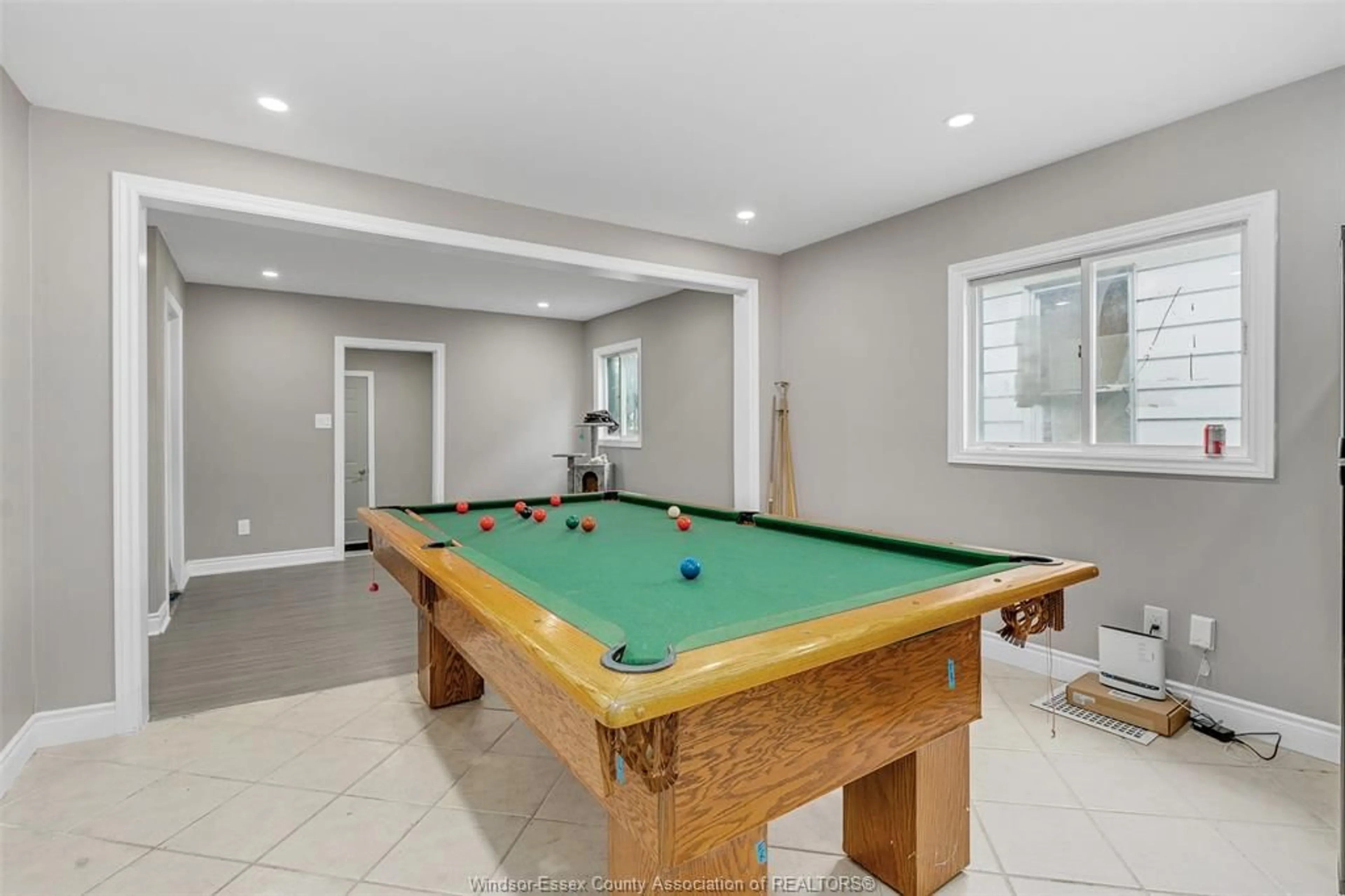 Indoor or outdoor pool for 966 BRANT, Windsor Ontario N9A 3G5