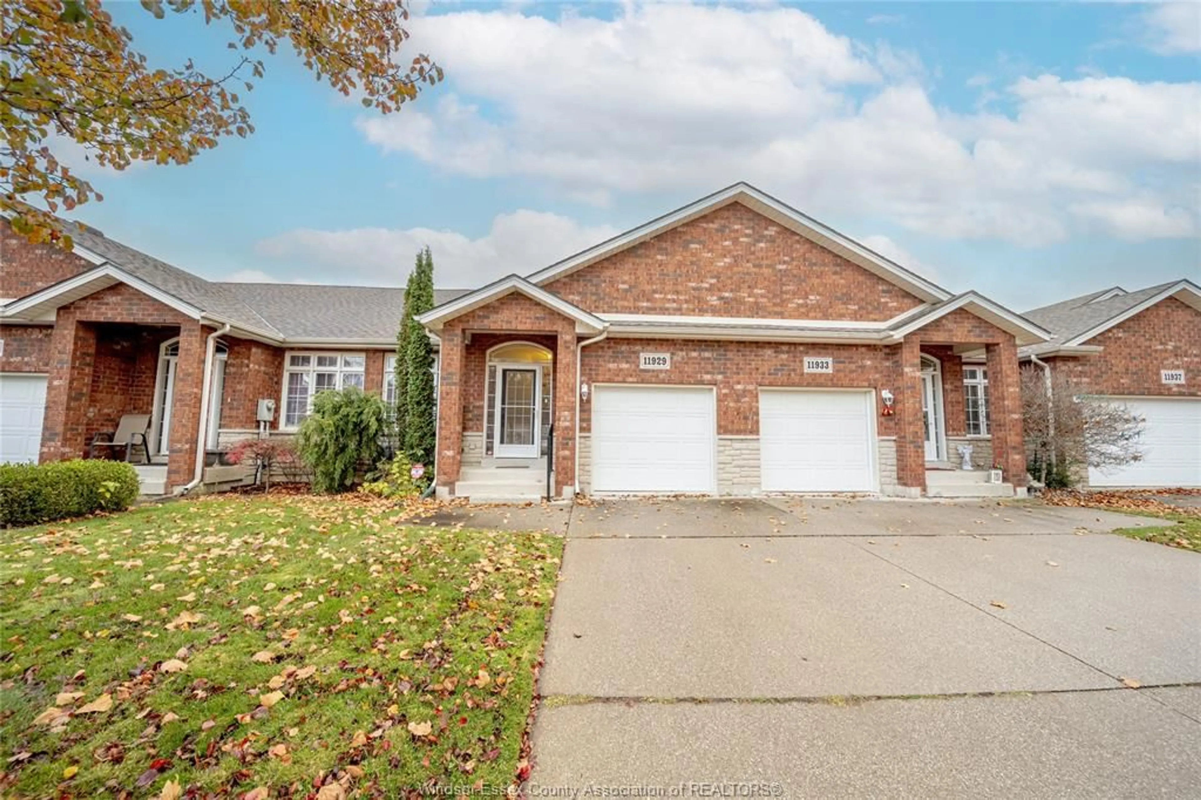 A pic from exterior of the house or condo, the street view for 11929 COBBLESTONE Cres, Windsor Ontario N8P 1T7